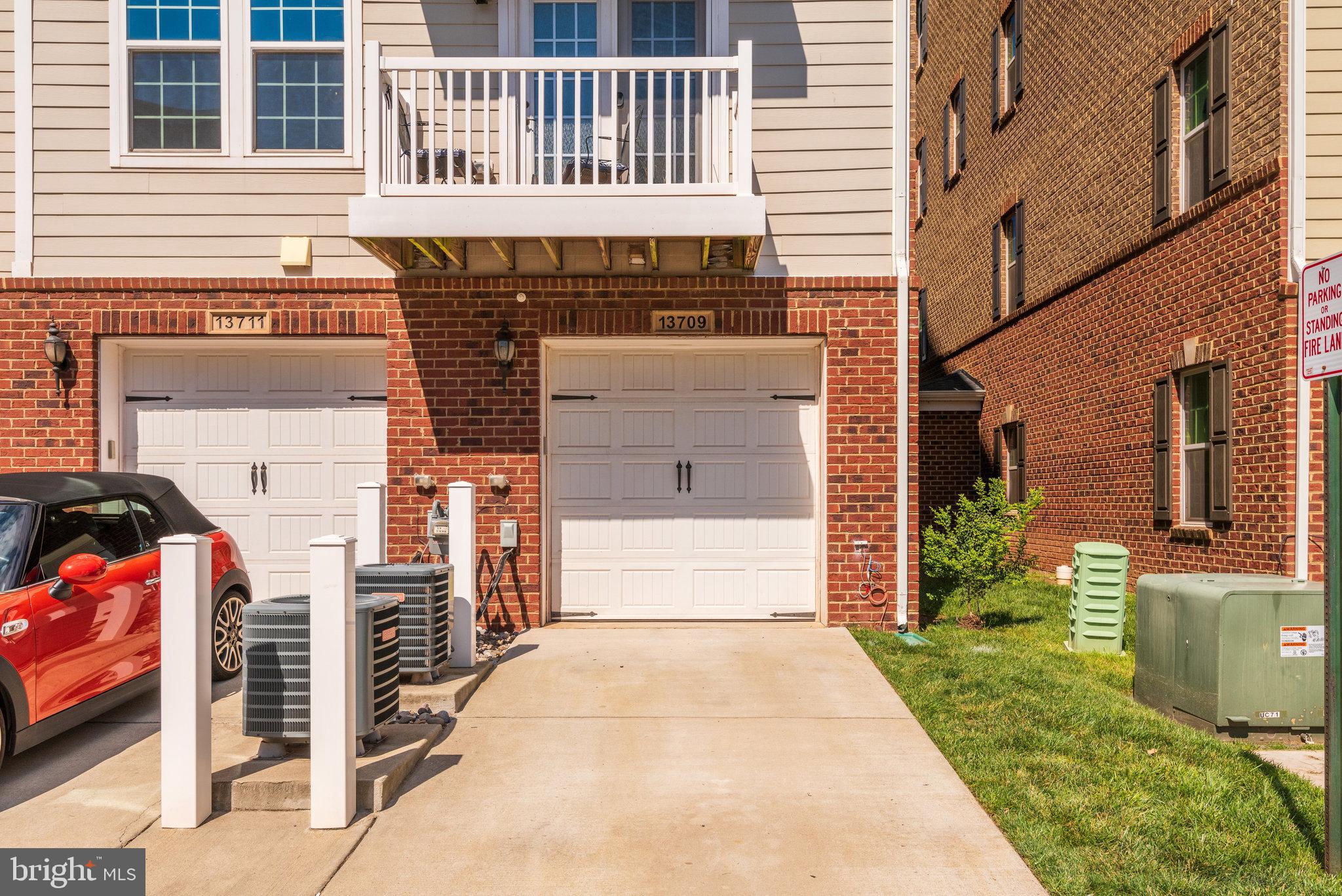 DISCOVERY SQUARE - Residential Lease