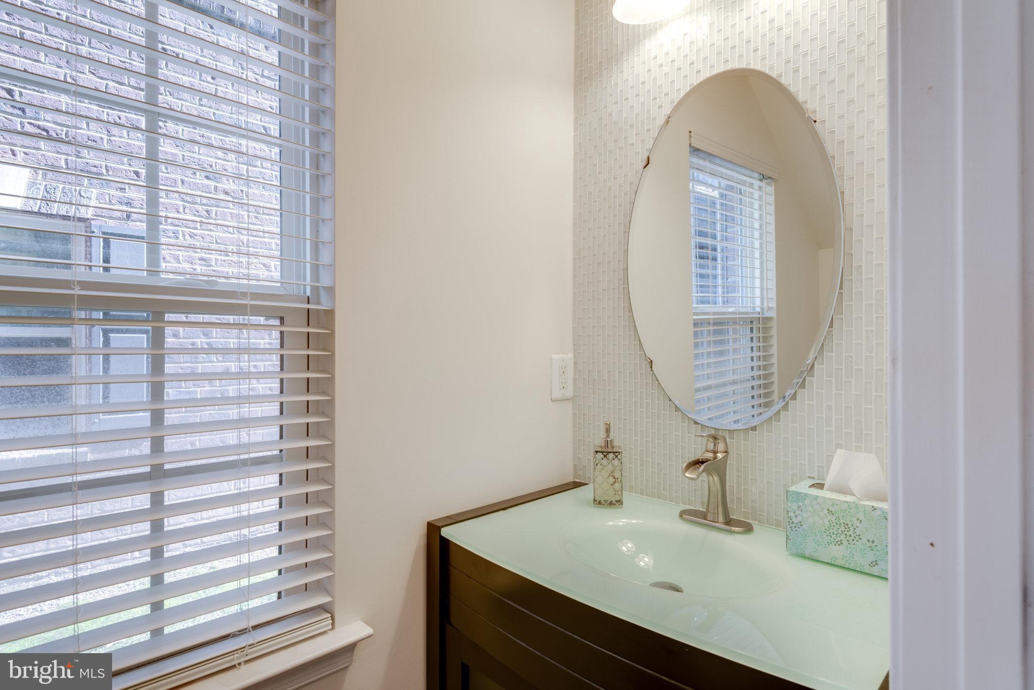 DISCOVERY SQUARE - Residential Lease