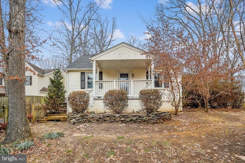 Homes For Sale - 18418 Woodland Drive<br/> TRIANGLE, VA 22172