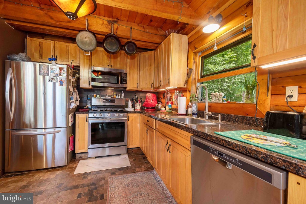 Photo of 995 Betts Lane, OAKLAND, MD 21550 (MLS # MDGA2012114)