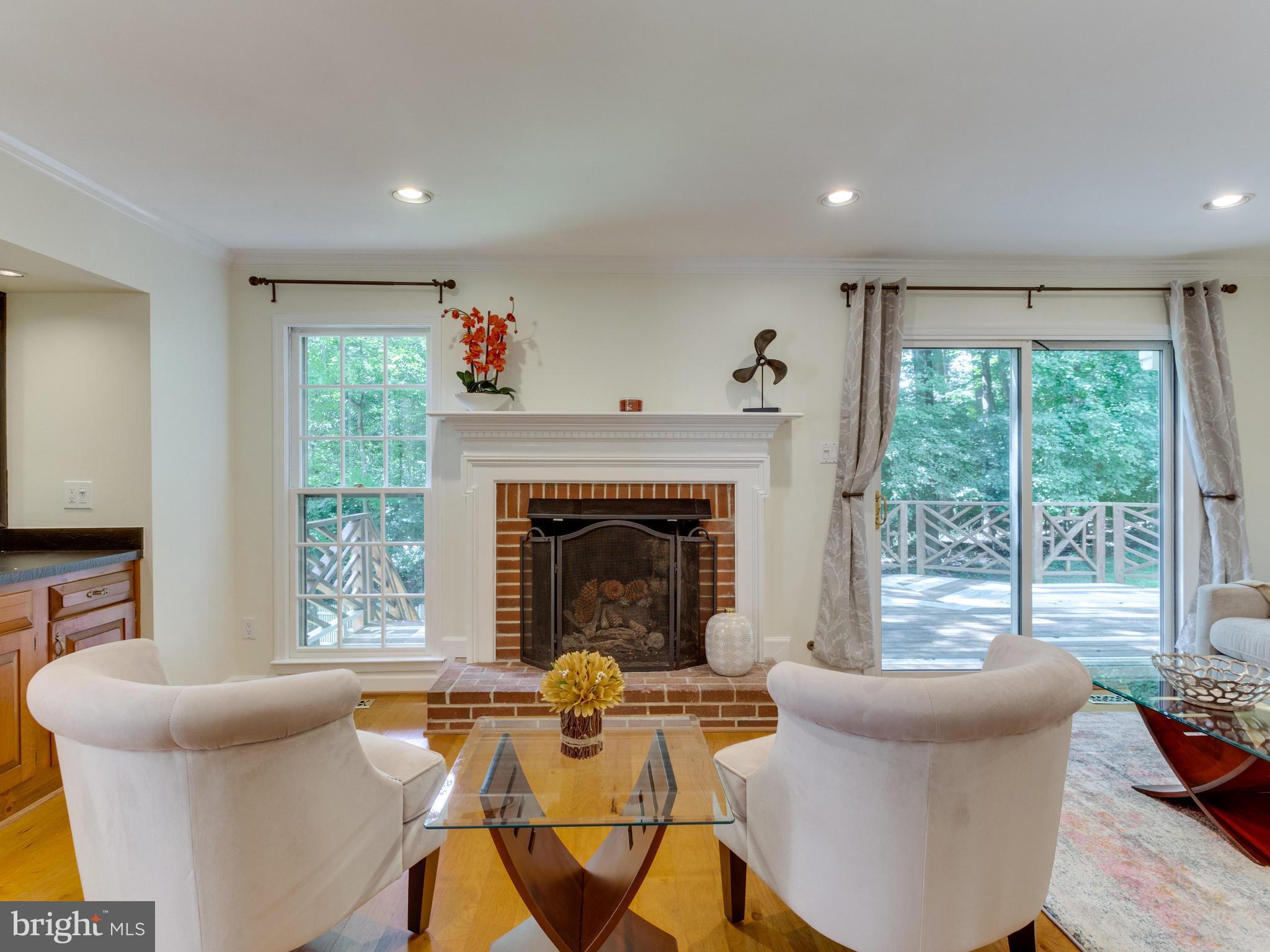 LANGLEY OAKS - Residential Lease