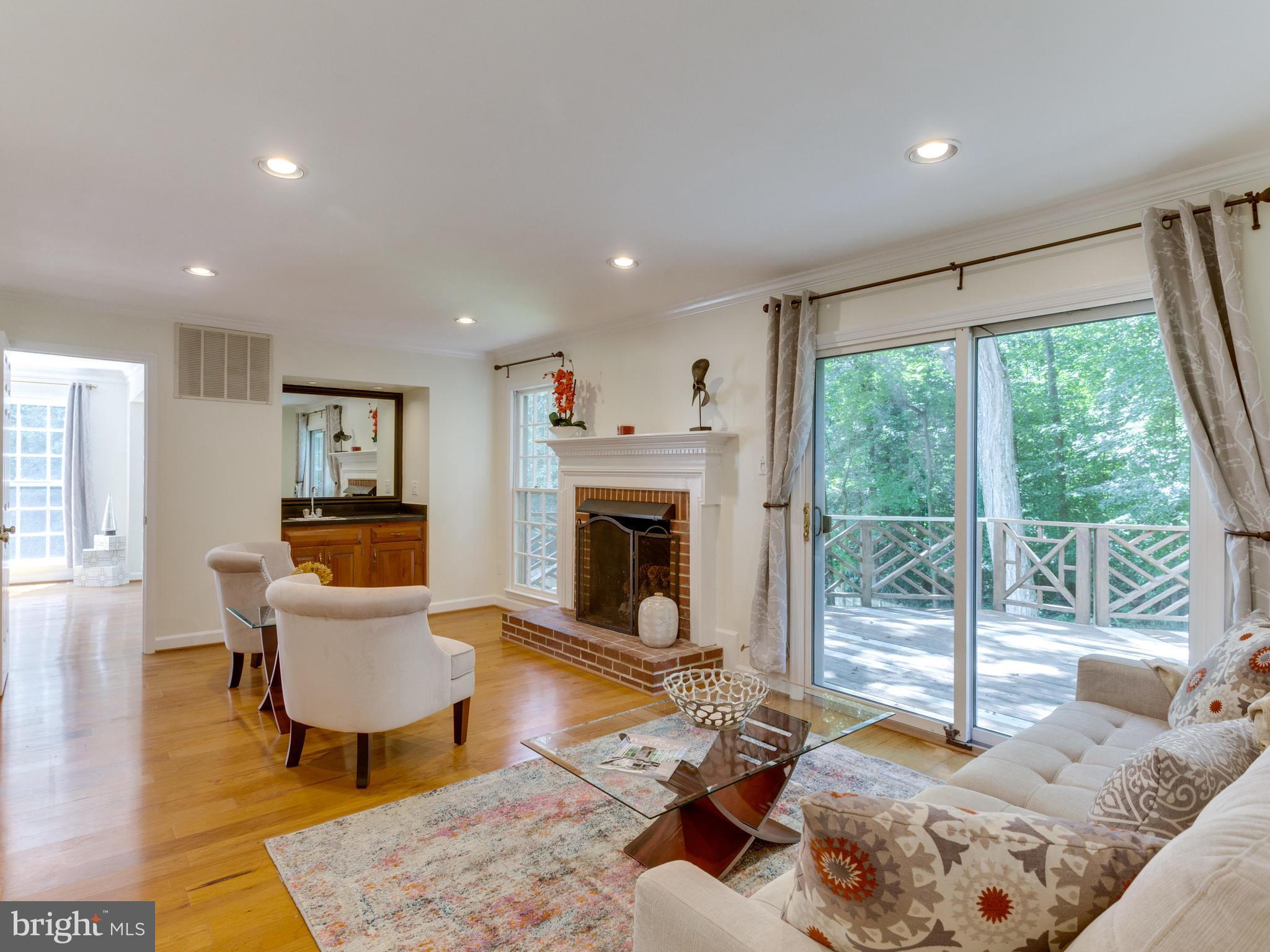 LANGLEY OAKS - Residential Lease