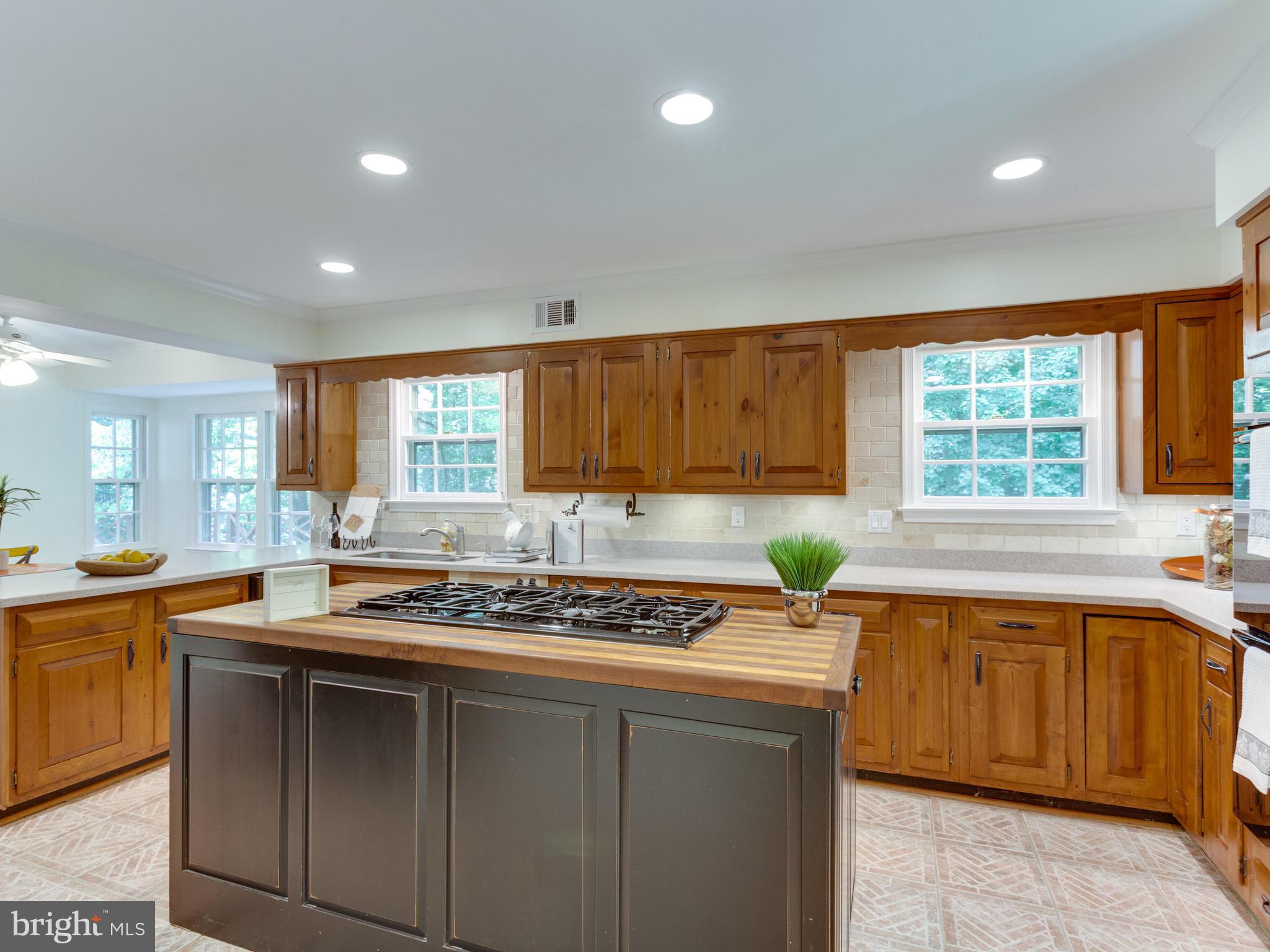 LANGLEY OAKS - Residential Lease