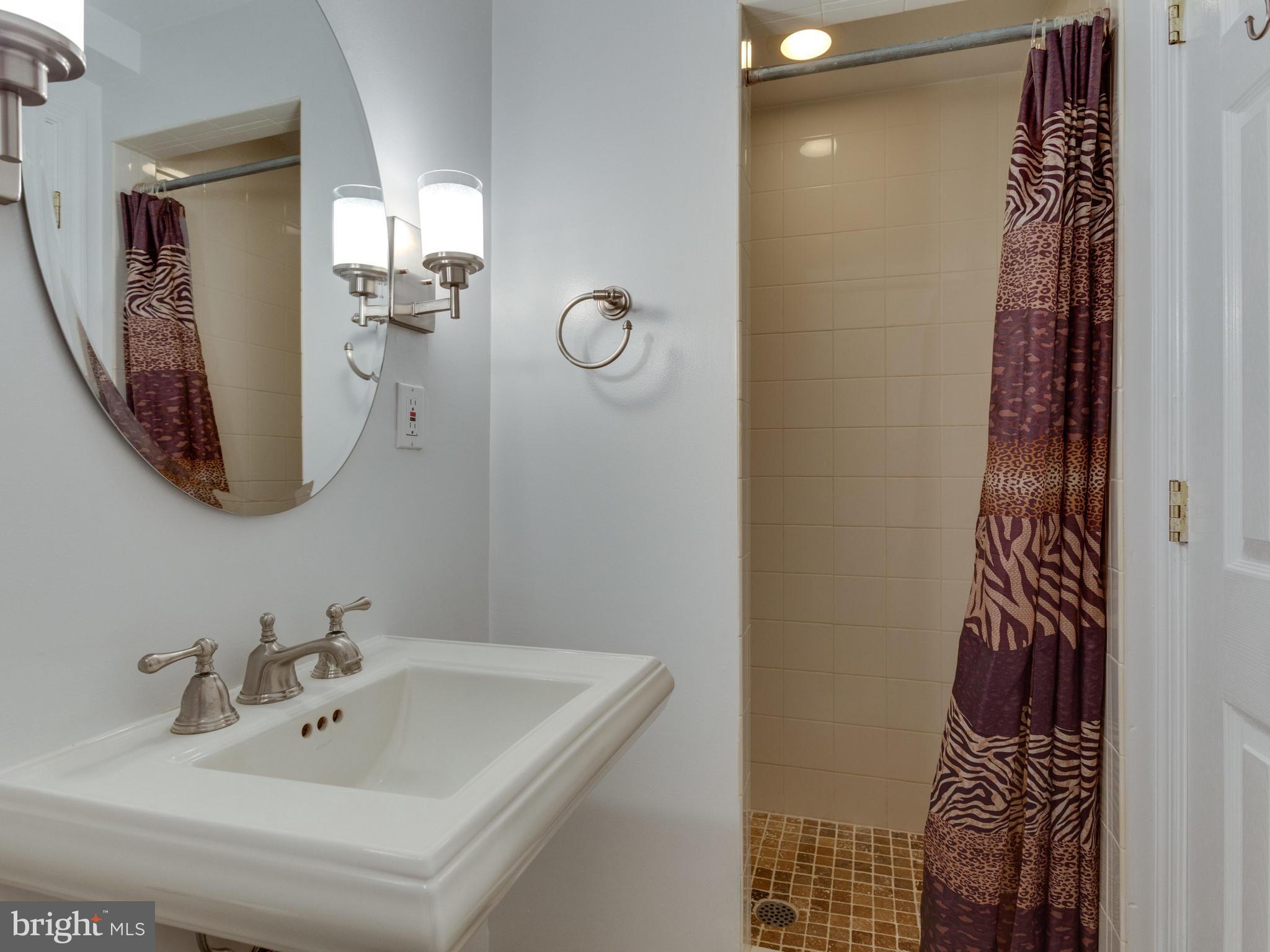 LANGLEY OAKS - Residential Lease