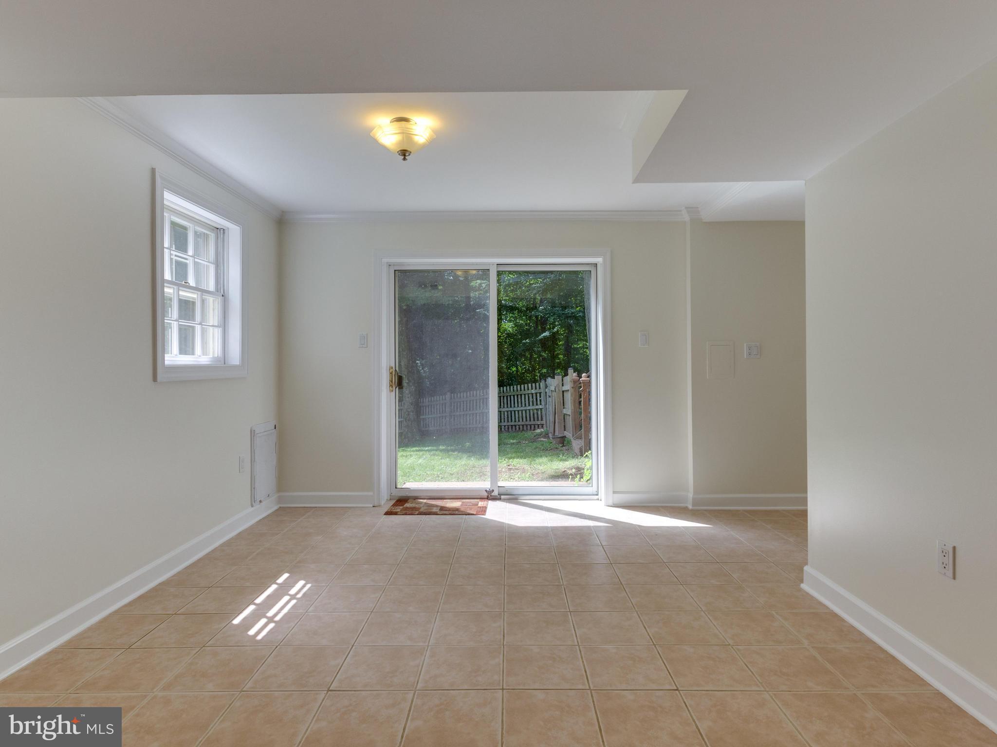 LANGLEY OAKS - Residential Lease