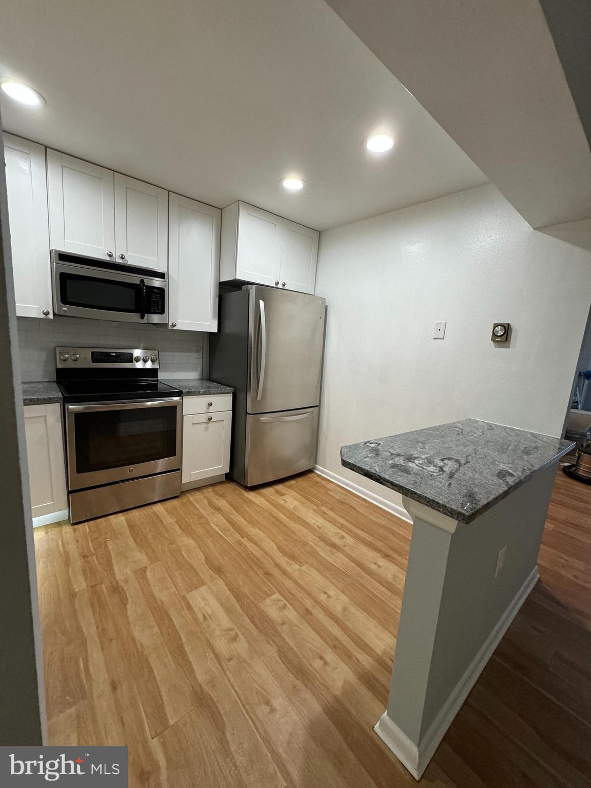 ROSSMOOR MUTUAL #16 - Residential