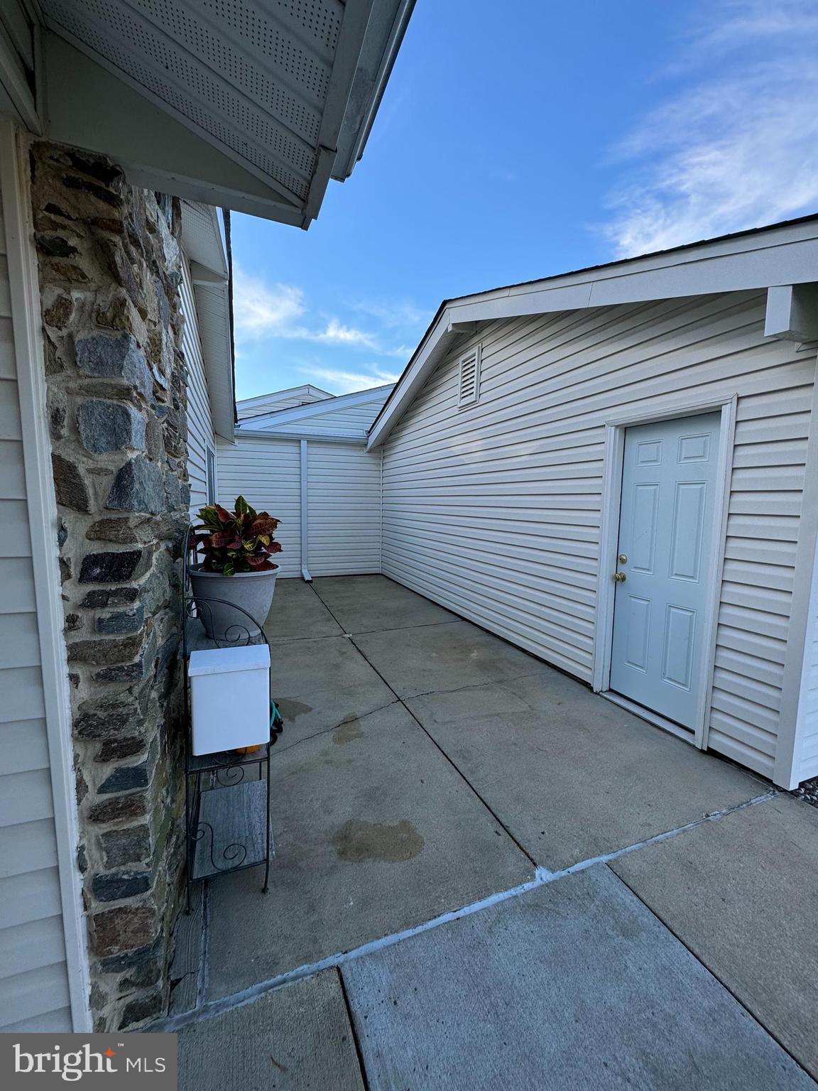 ROSSMOOR MUTUAL #16 - Residential