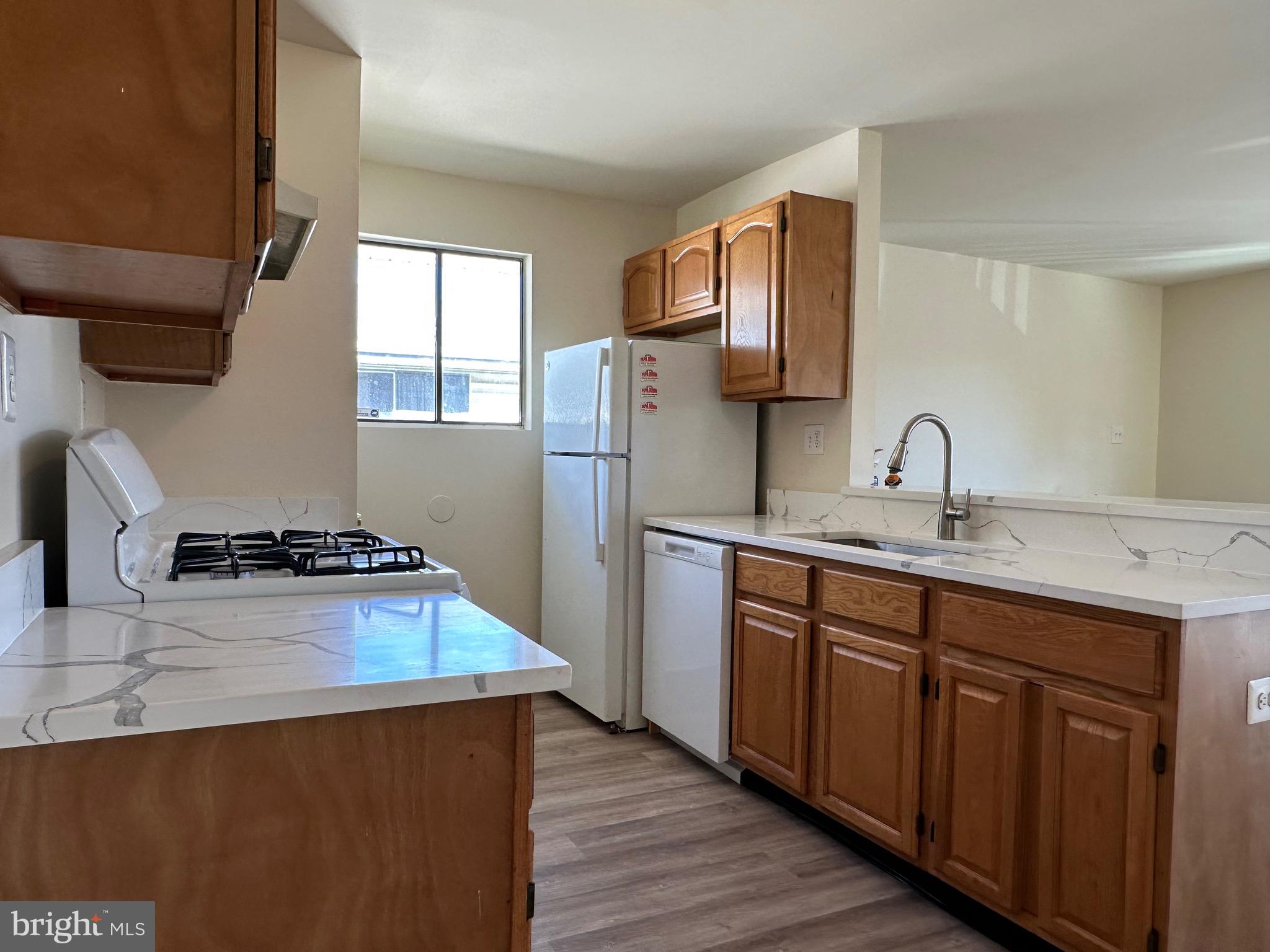 EDGEWATER VILLAGE - Residential