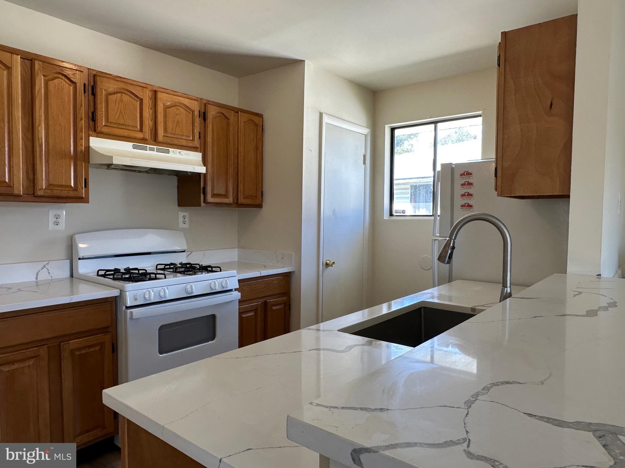 EDGEWATER VILLAGE - Residential