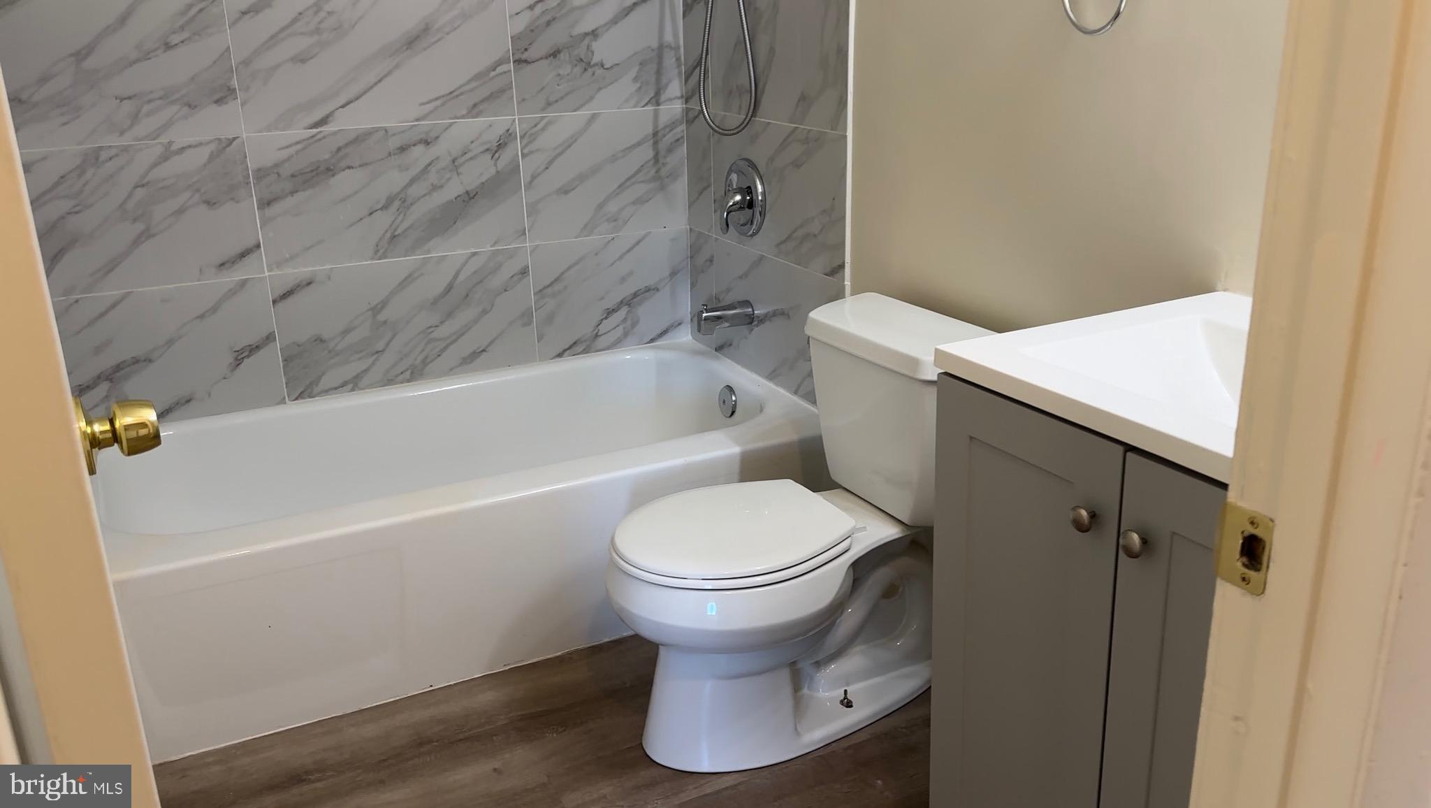 EDGEWATER VILLAGE - Residential