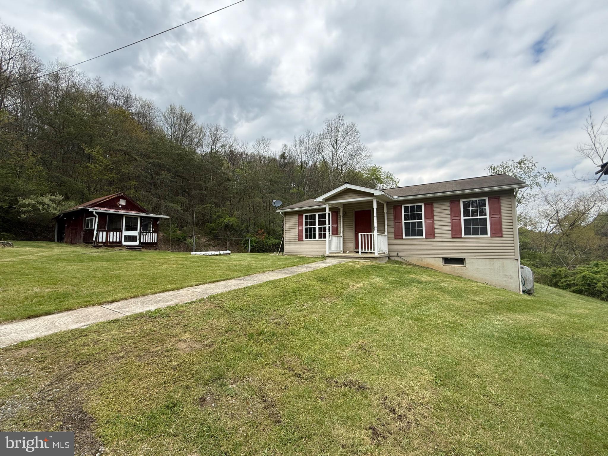 21938 HOLLOW ROAD