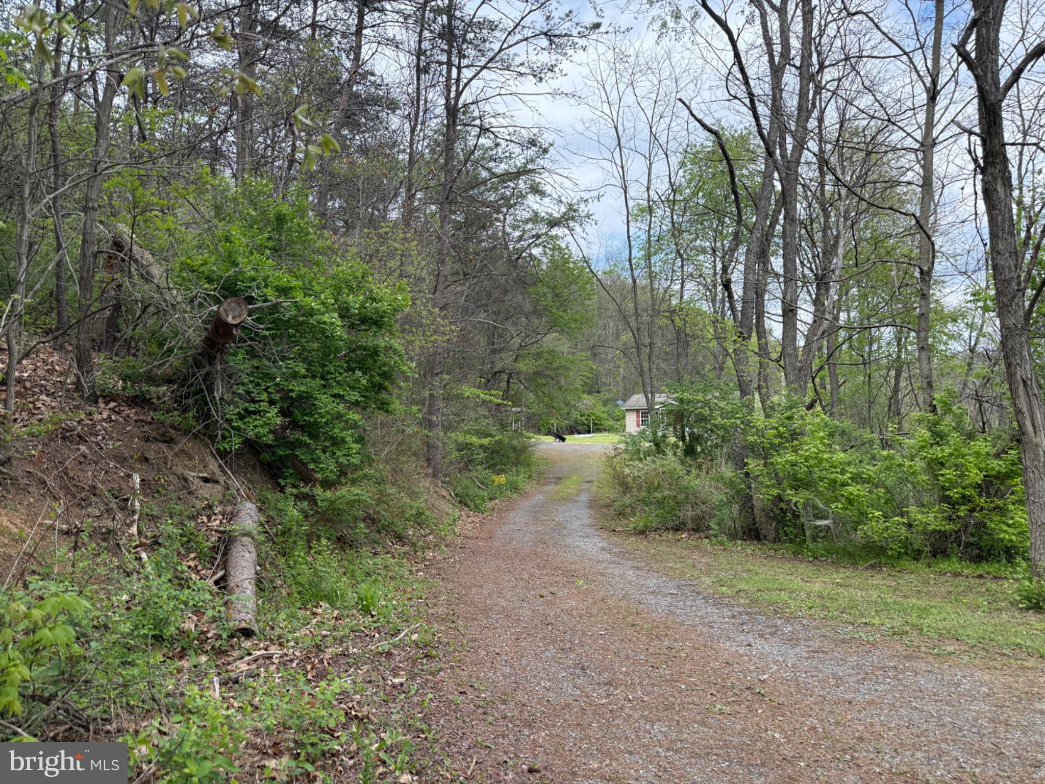 21938 HOLLOW ROAD