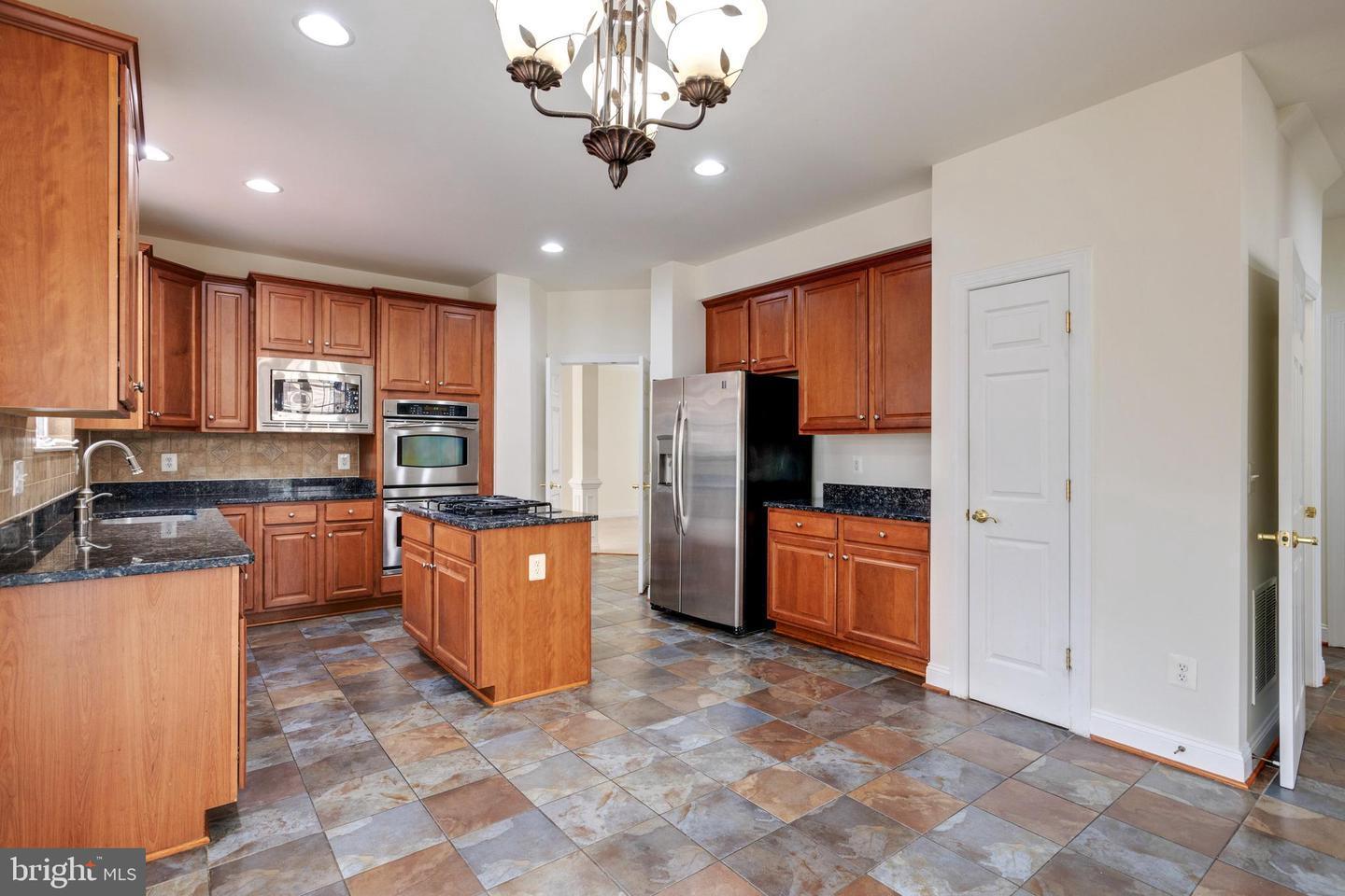 THE RESERVE AT POTOMAC C - Residential