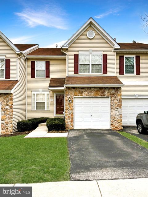 Townhouse For Sale - 981 Katie Circle<br/> ROYERSFORD, PA 19468