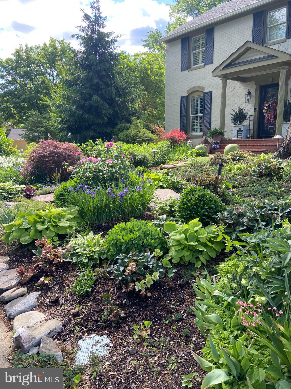 3705 RIVERWOOD COURT