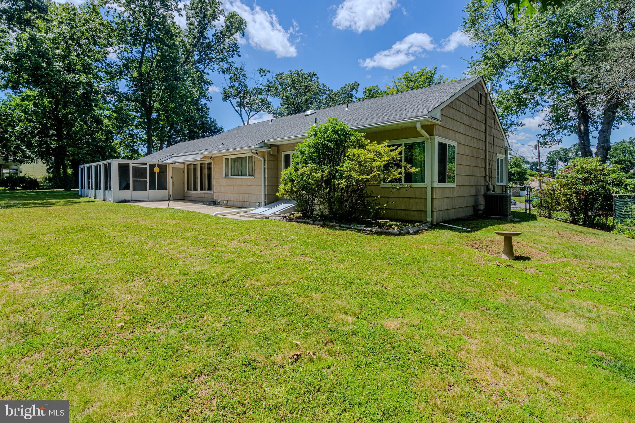 7 WHITE BEECH COURT