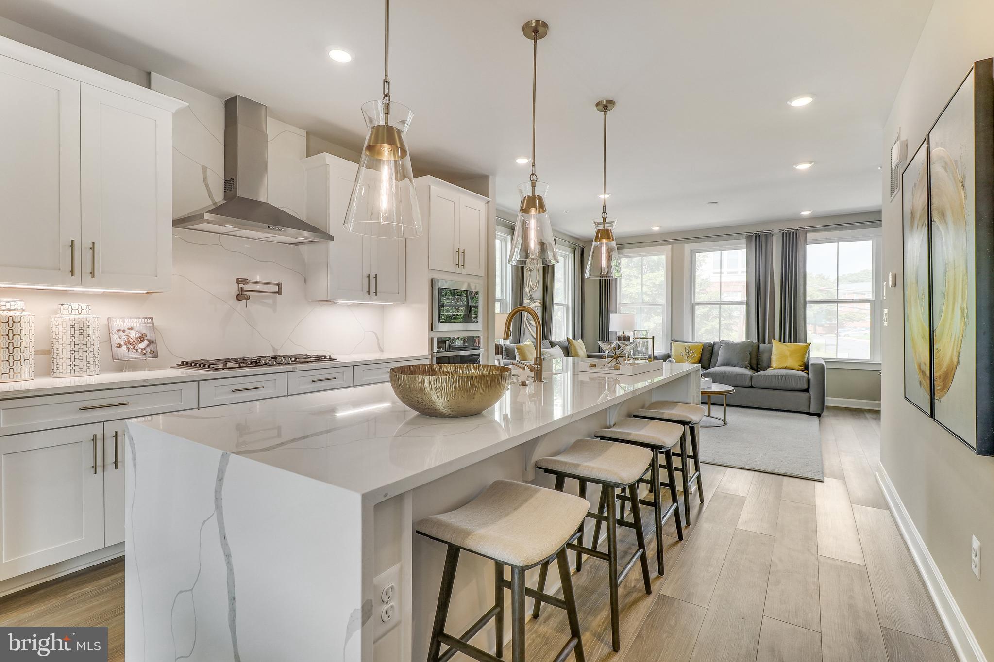 772 S GREENBRIER STREET