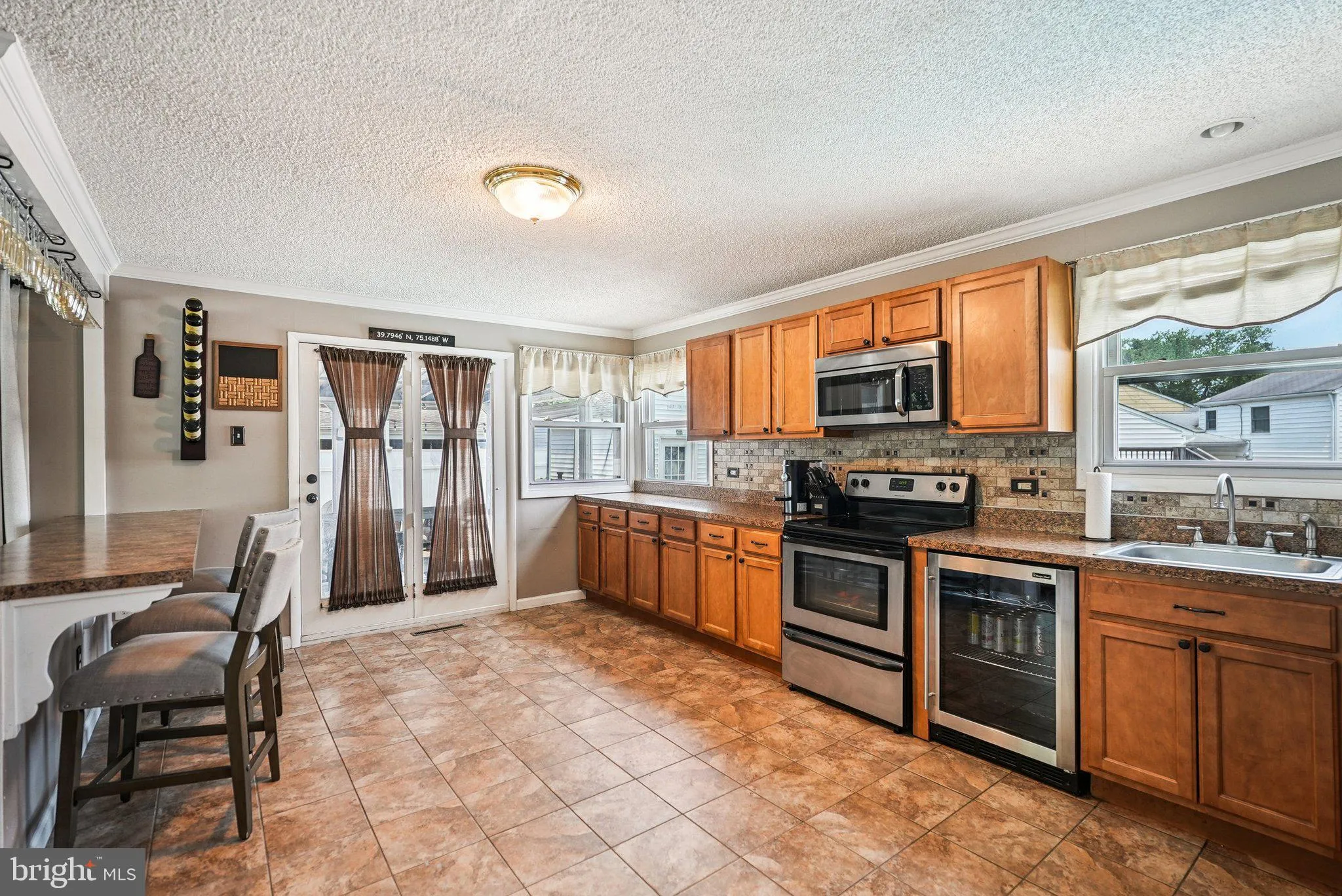 Wenonah, New Jersey 08090, United States, 3 Bedrooms Bedrooms, ,2 BathroomsBathrooms,Residential,Active,150208