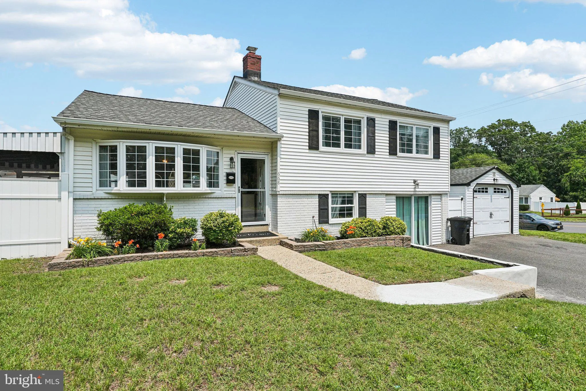 Wenonah, New Jersey 08090, United States, 3 Bedrooms Bedrooms, ,2 BathroomsBathrooms,Residential,Active,150208