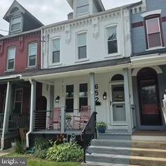 Townhouse For Sale - 652 4th St St<br/> LANCASTER, PA 17603