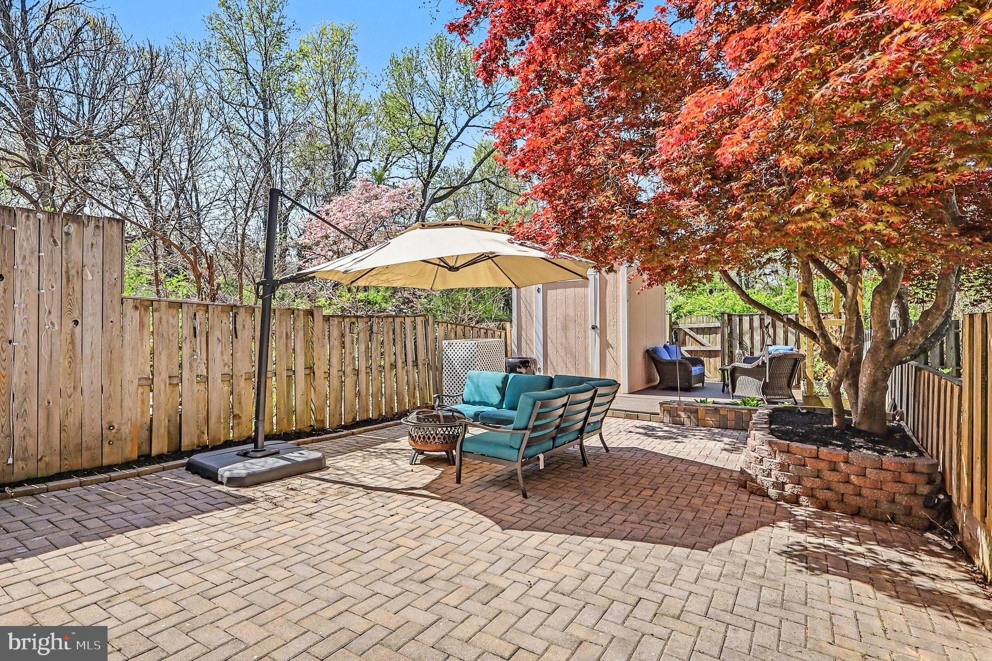 LONDON TOWNE - Residential