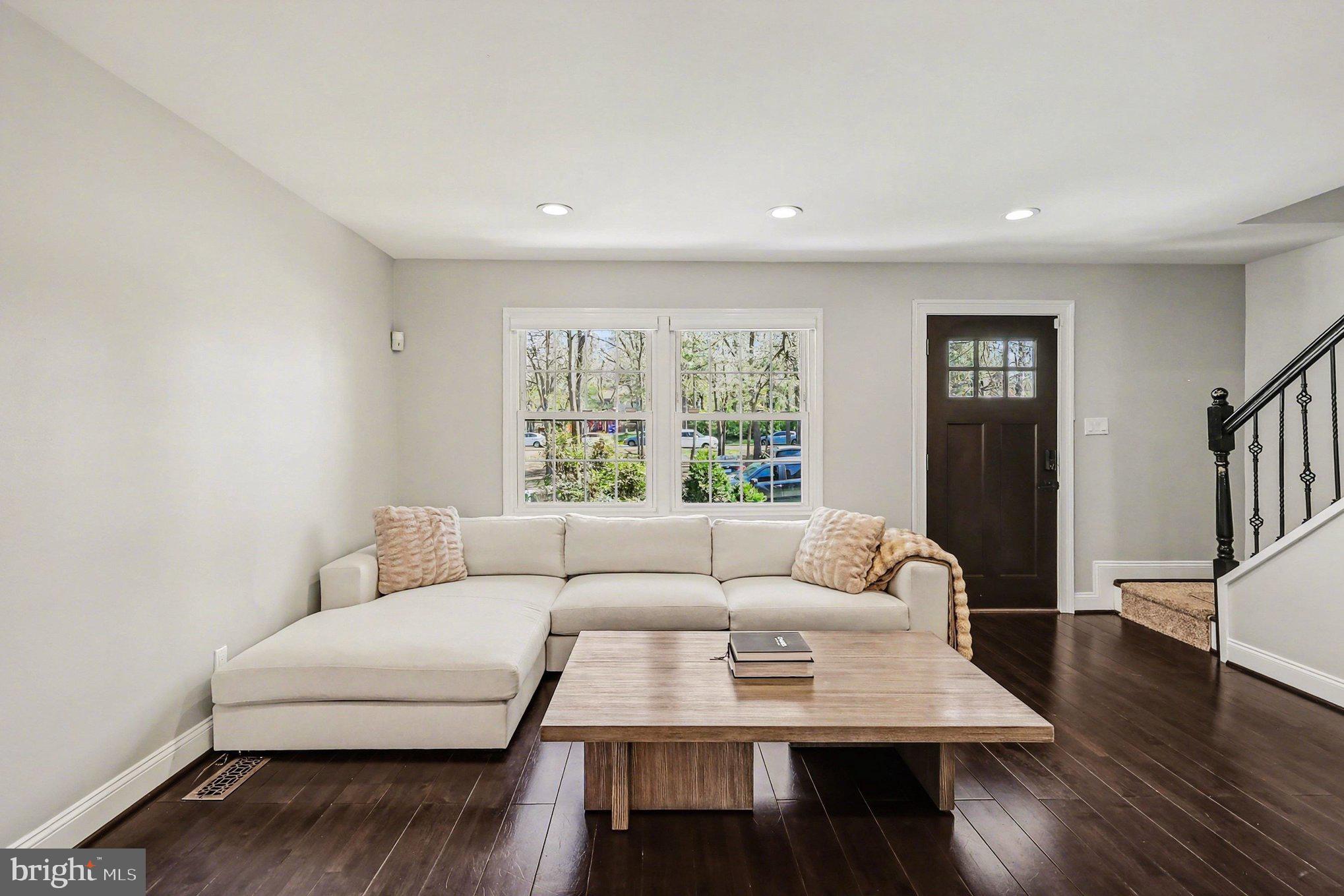 6308 PADDINGTON LANE