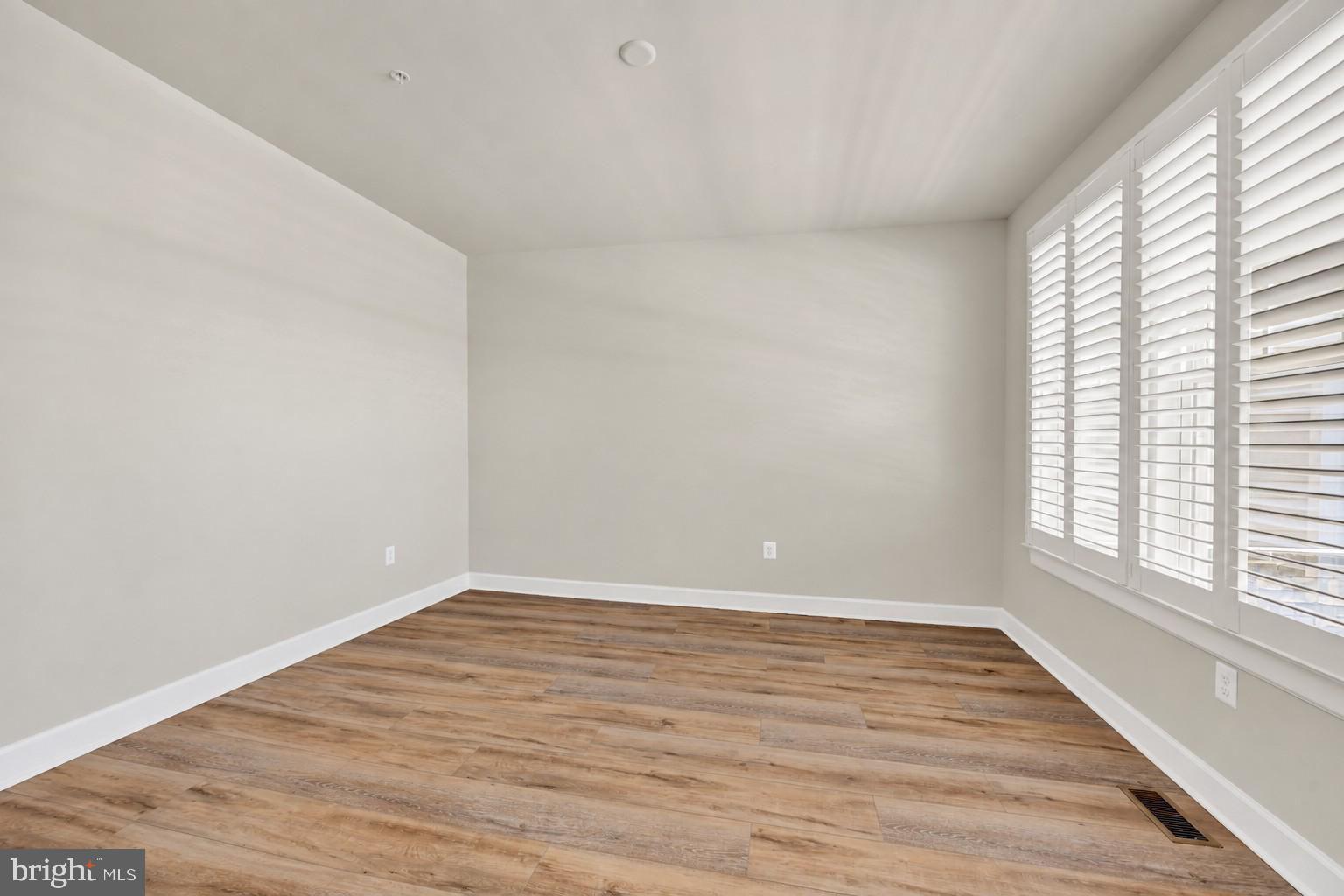 1232 OLEANDER WAY
