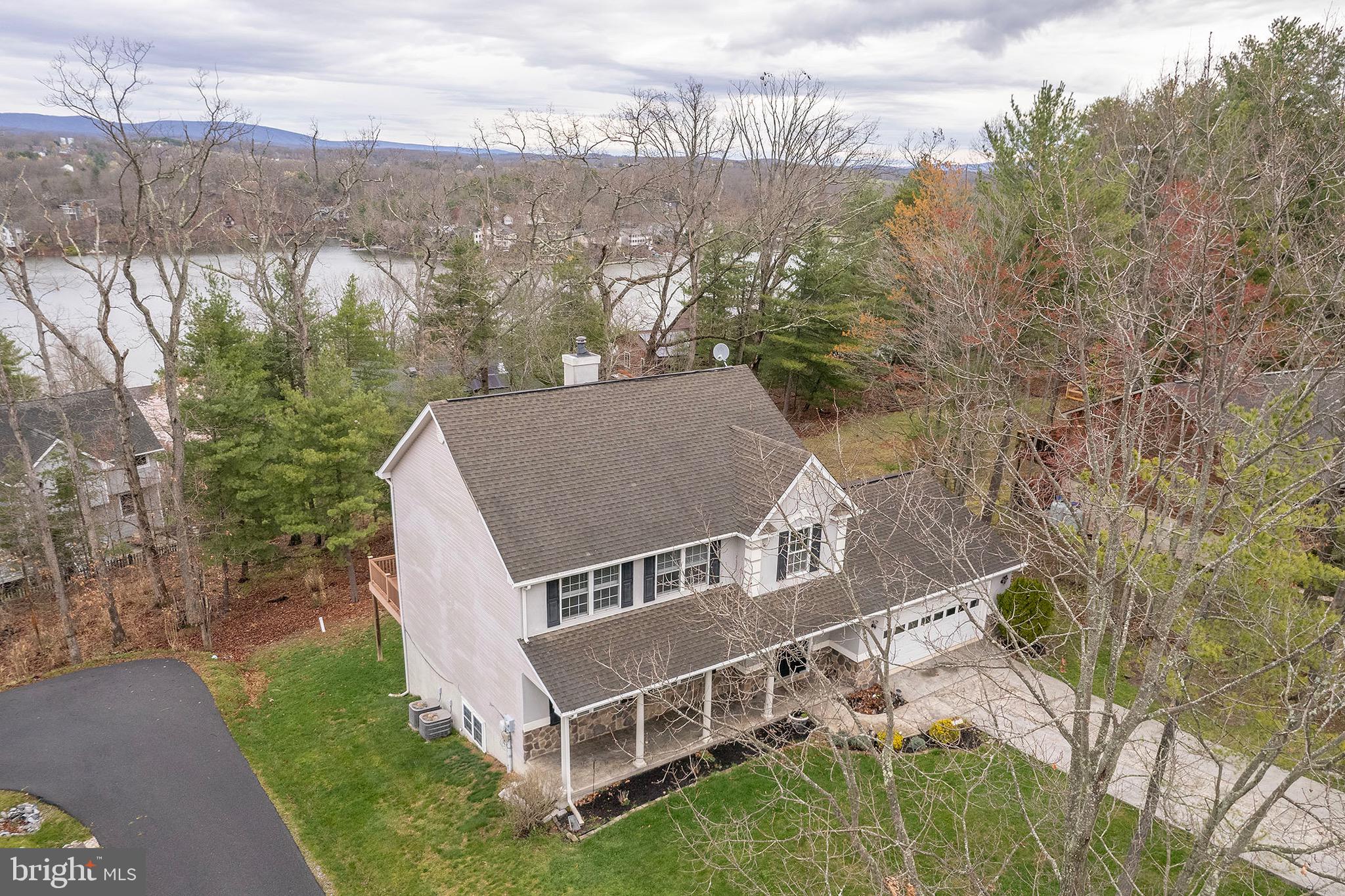 LAKE HOLIDAY ESTATES - Residential