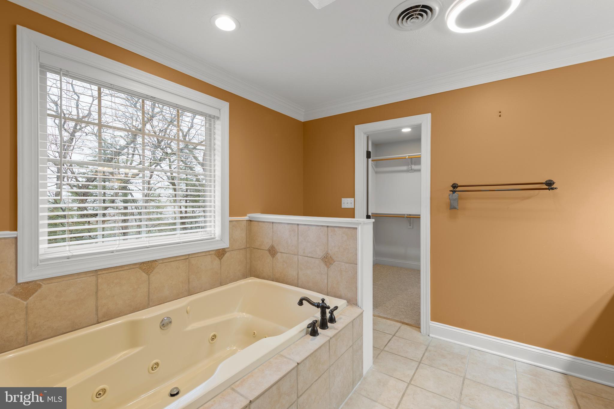 LAKE HOLIDAY ESTATES - Residential