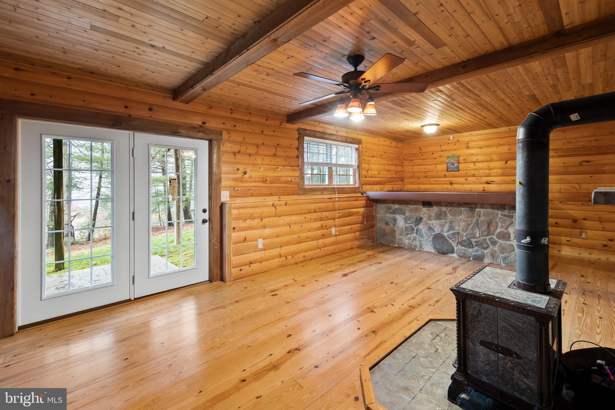 LAKE HOLIDAY ESTATES - Residential