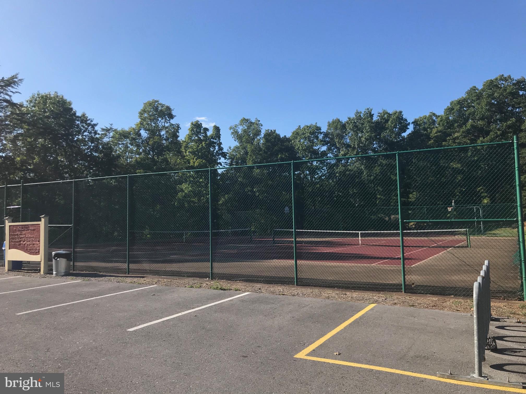 LAKE HOLIDAY ESTATES - Residential