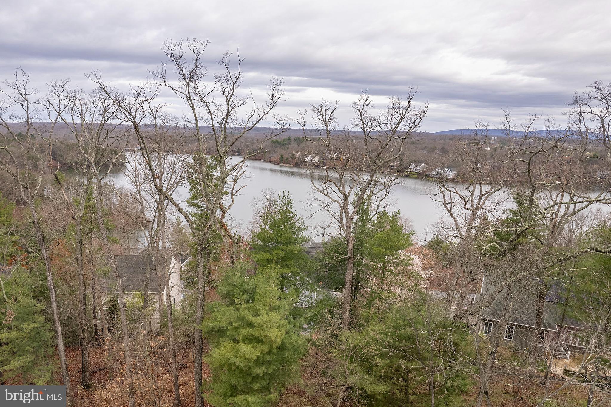 LAKE HOLIDAY ESTATES - Residential