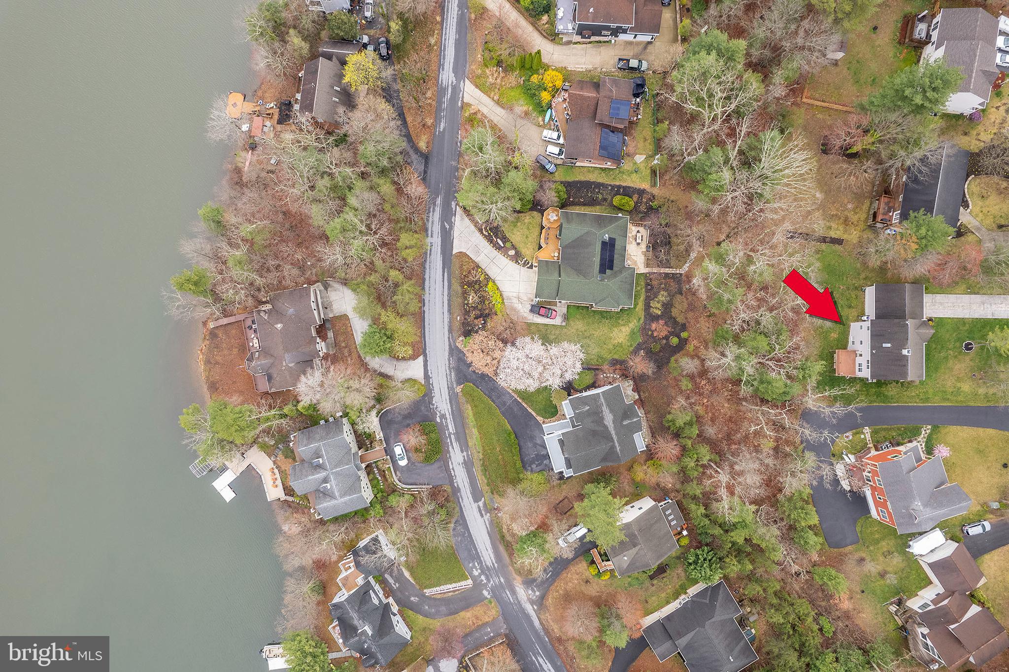 LAKE HOLIDAY ESTATES - Residential