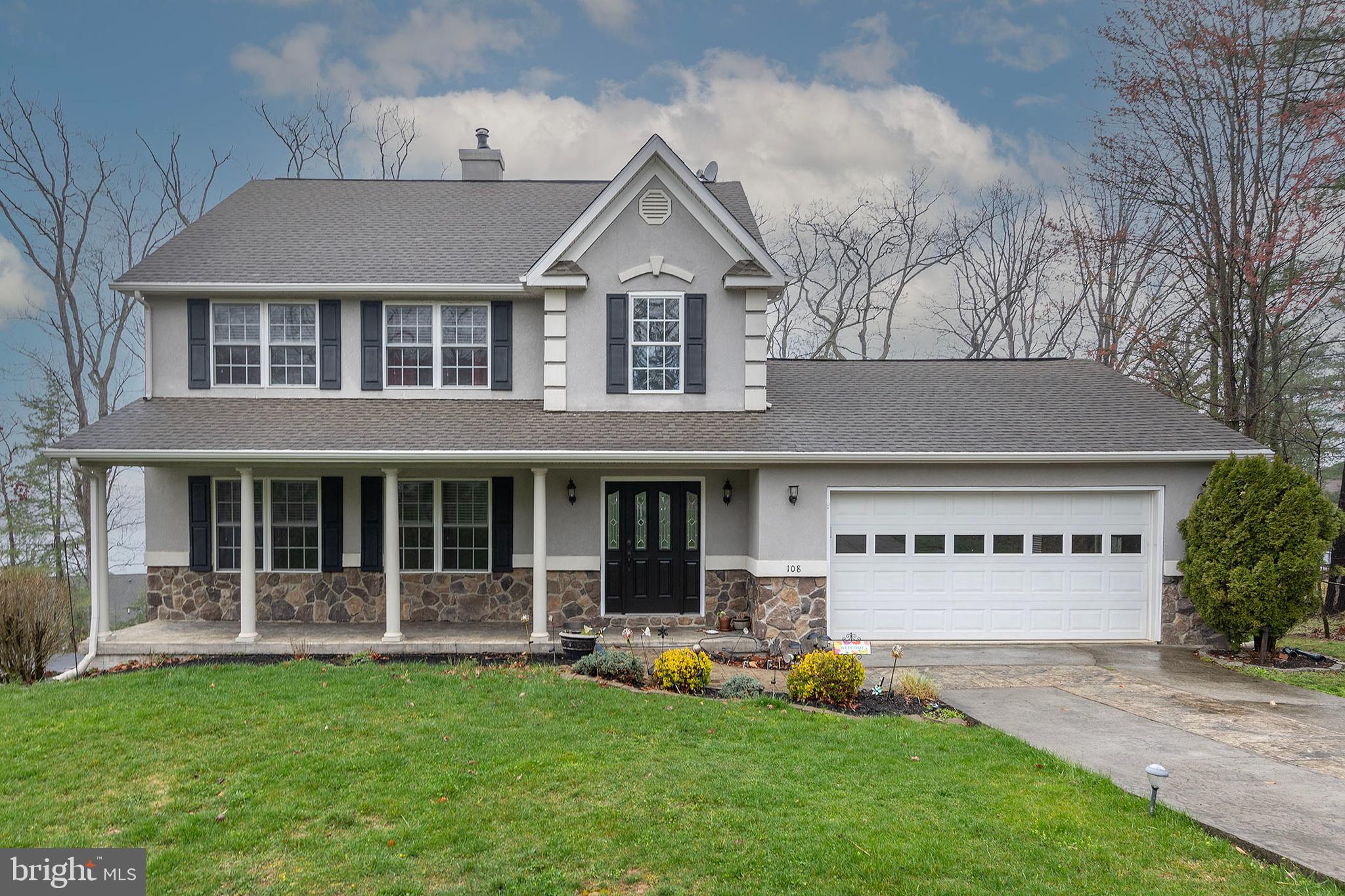 LAKE HOLIDAY ESTATES - Residential