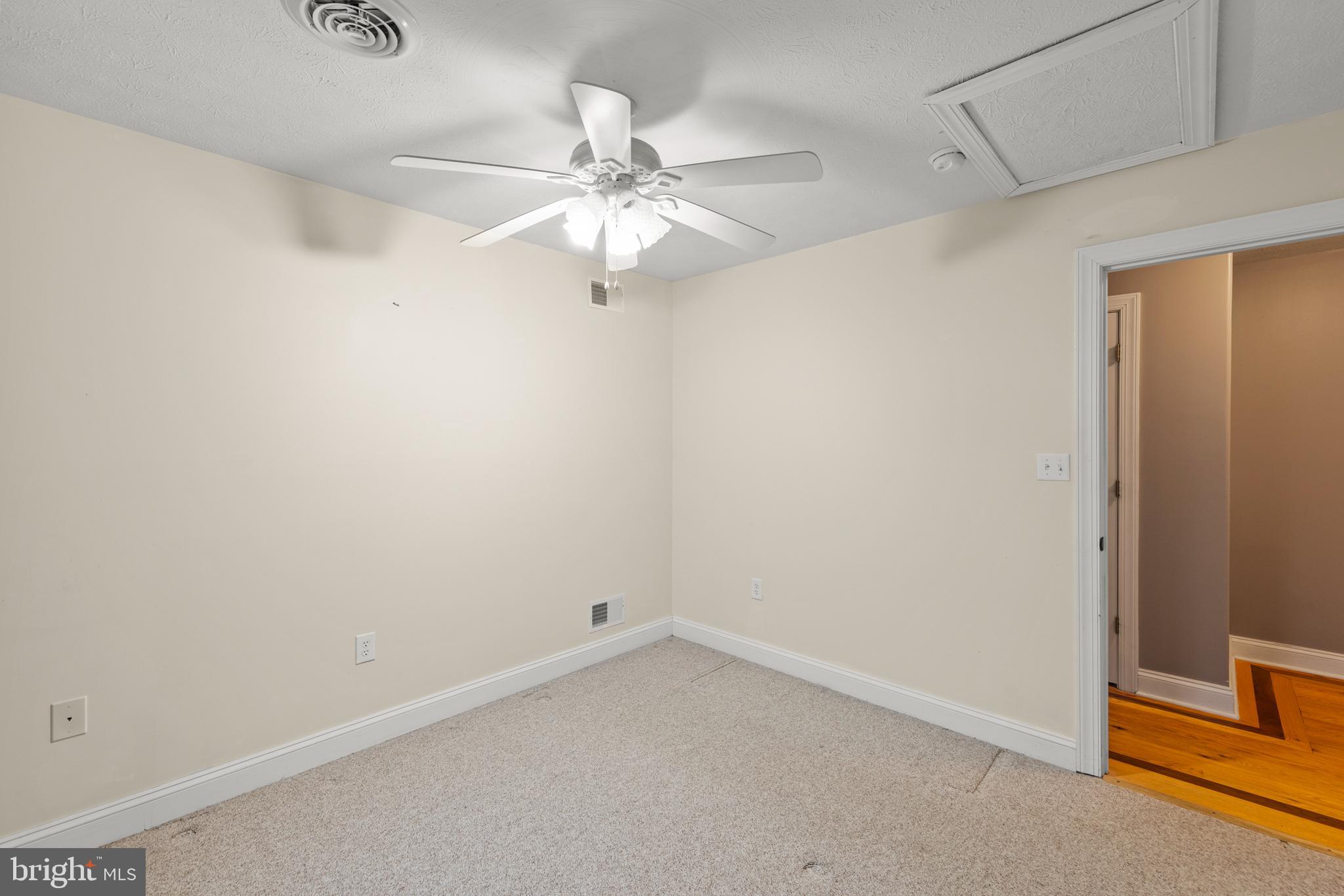 LAKE HOLIDAY ESTATES - Residential