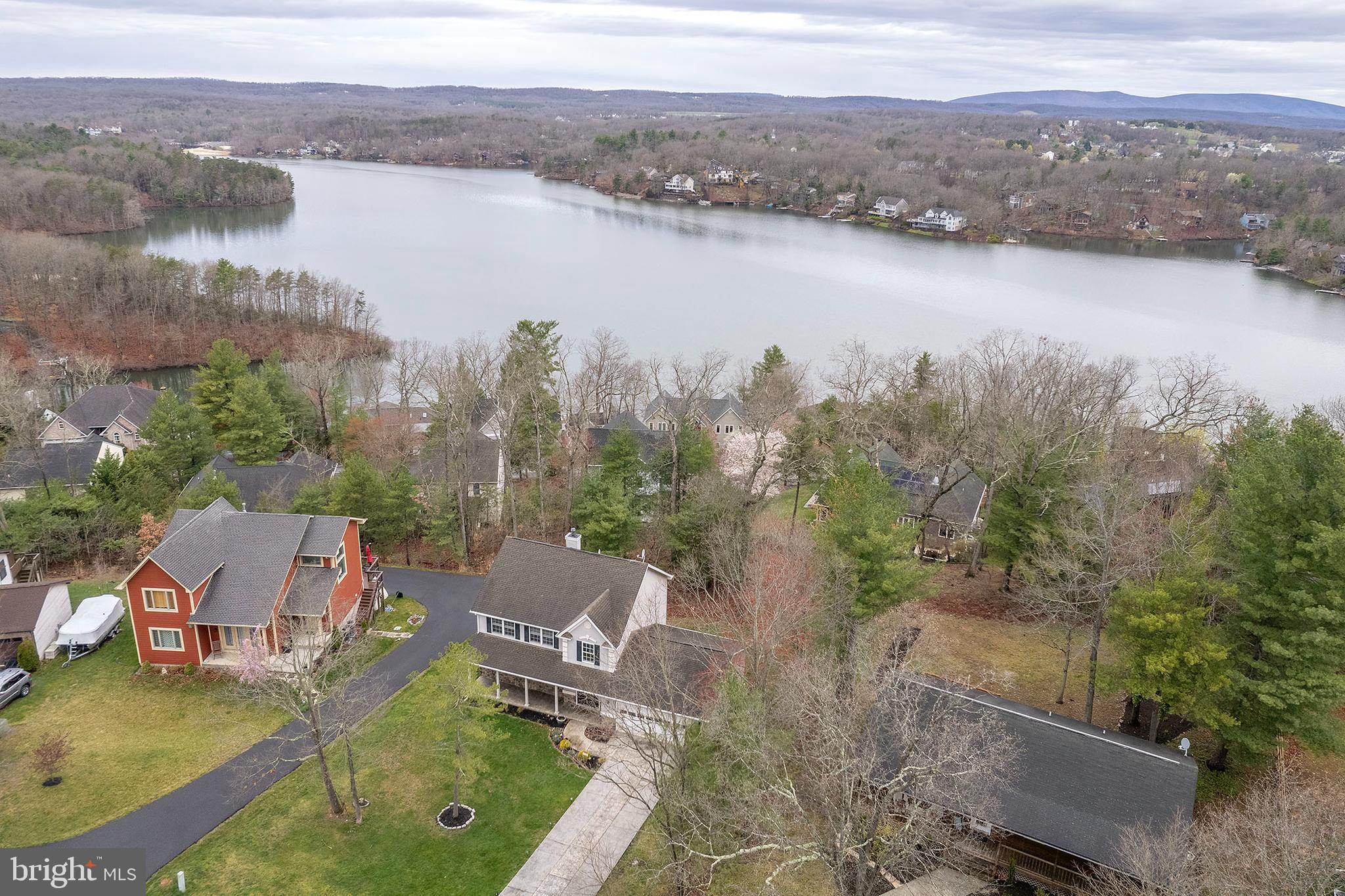 LAKE HOLIDAY ESTATES - Residential