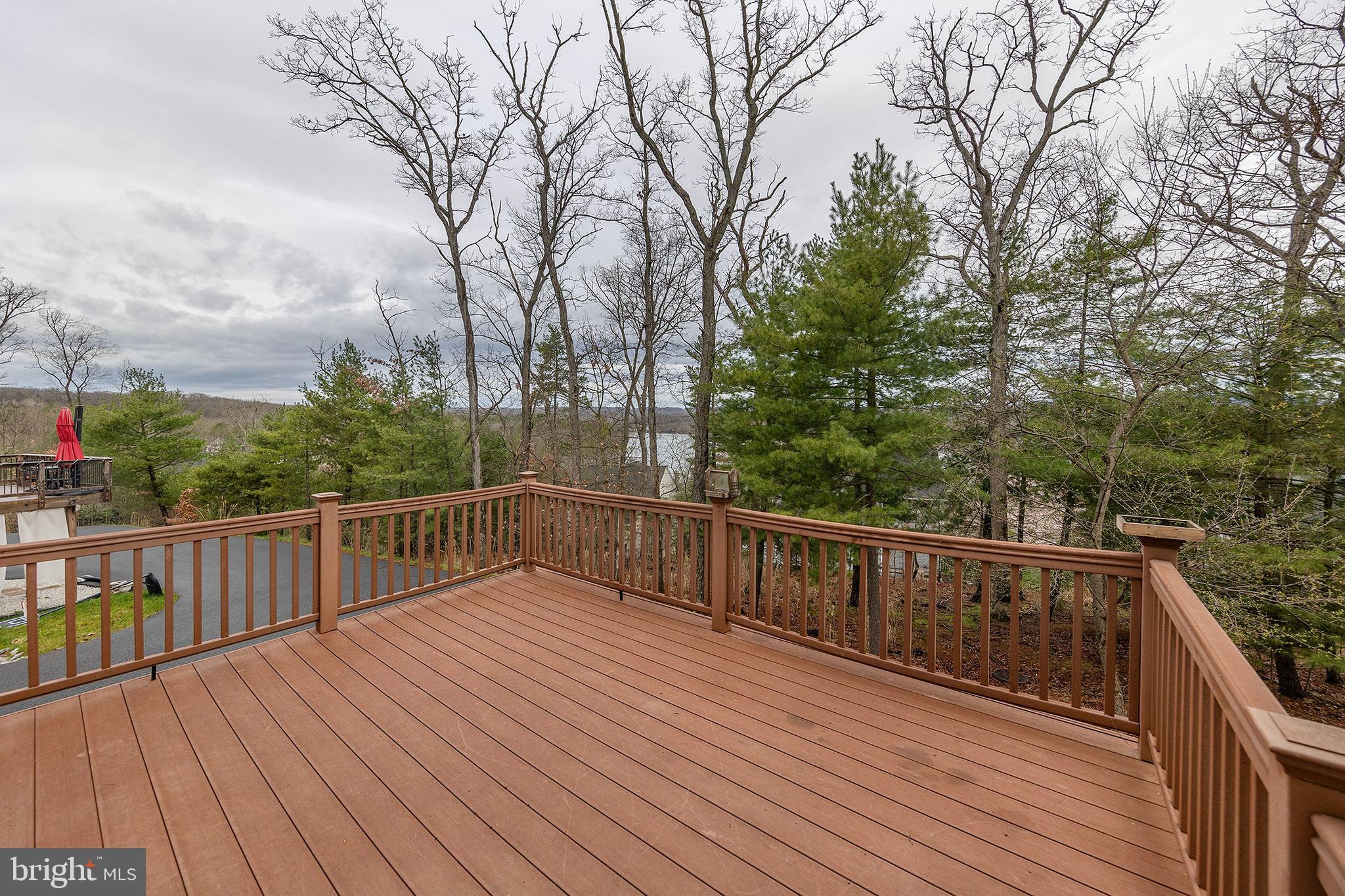 LAKE HOLIDAY ESTATES - Residential