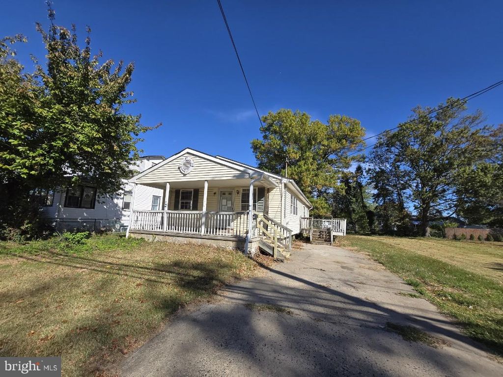 Photo of 316 Newport Road, BRISTOL, PA 19007 (MLS # PABU2110132)