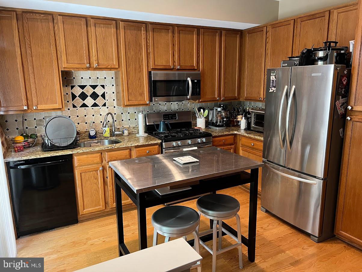 SUTTON RIDGE - Residential Lease