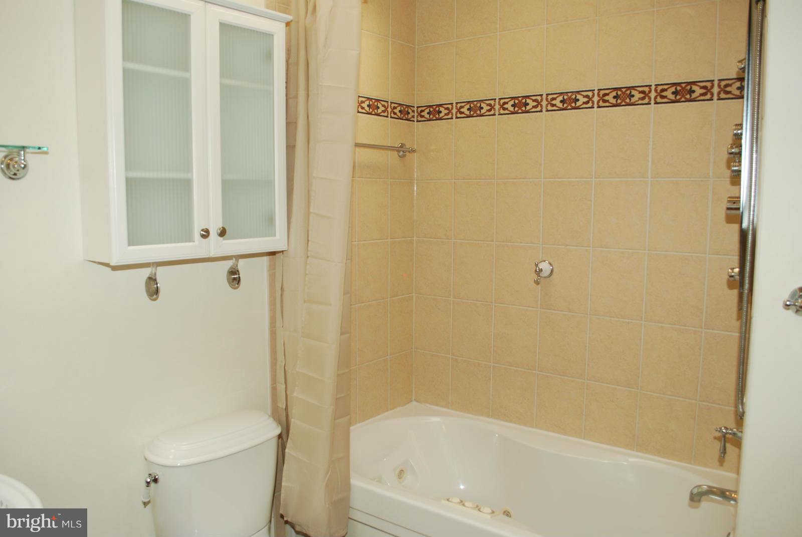 CHANTILLY HIGHLANDS - Residential Lease