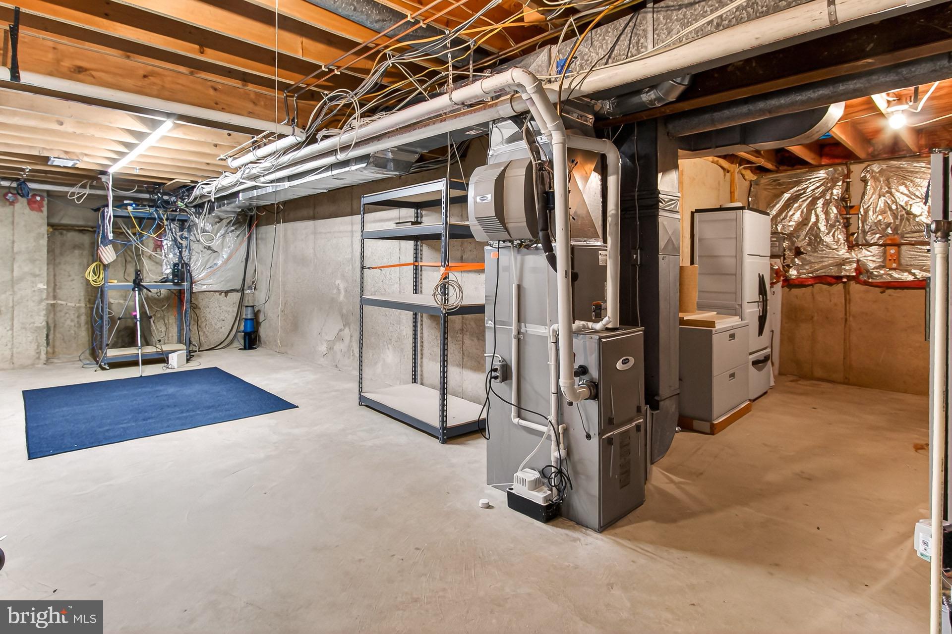 CHESTNUT HILL - Residential