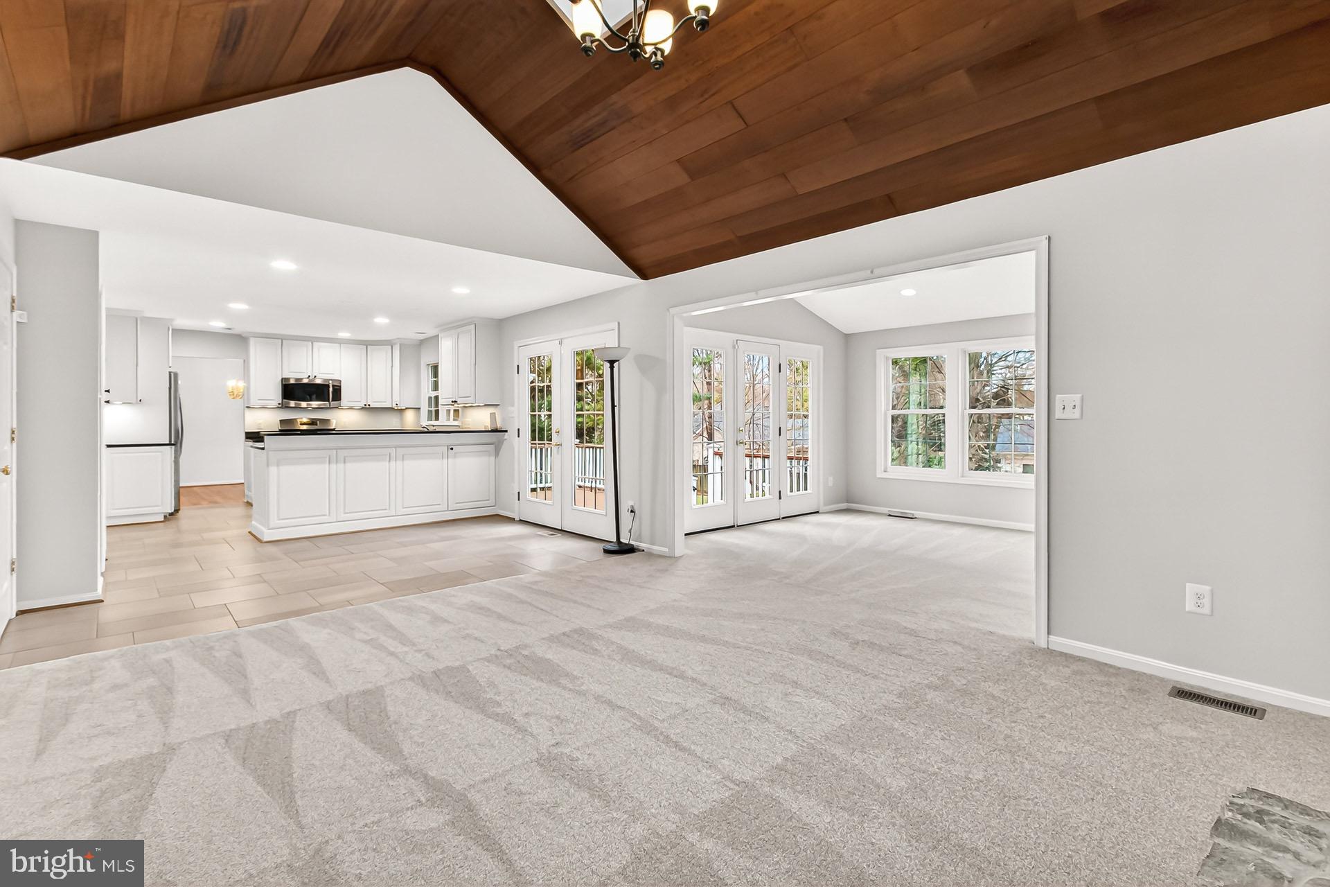 CHESTNUT HILL - Residential