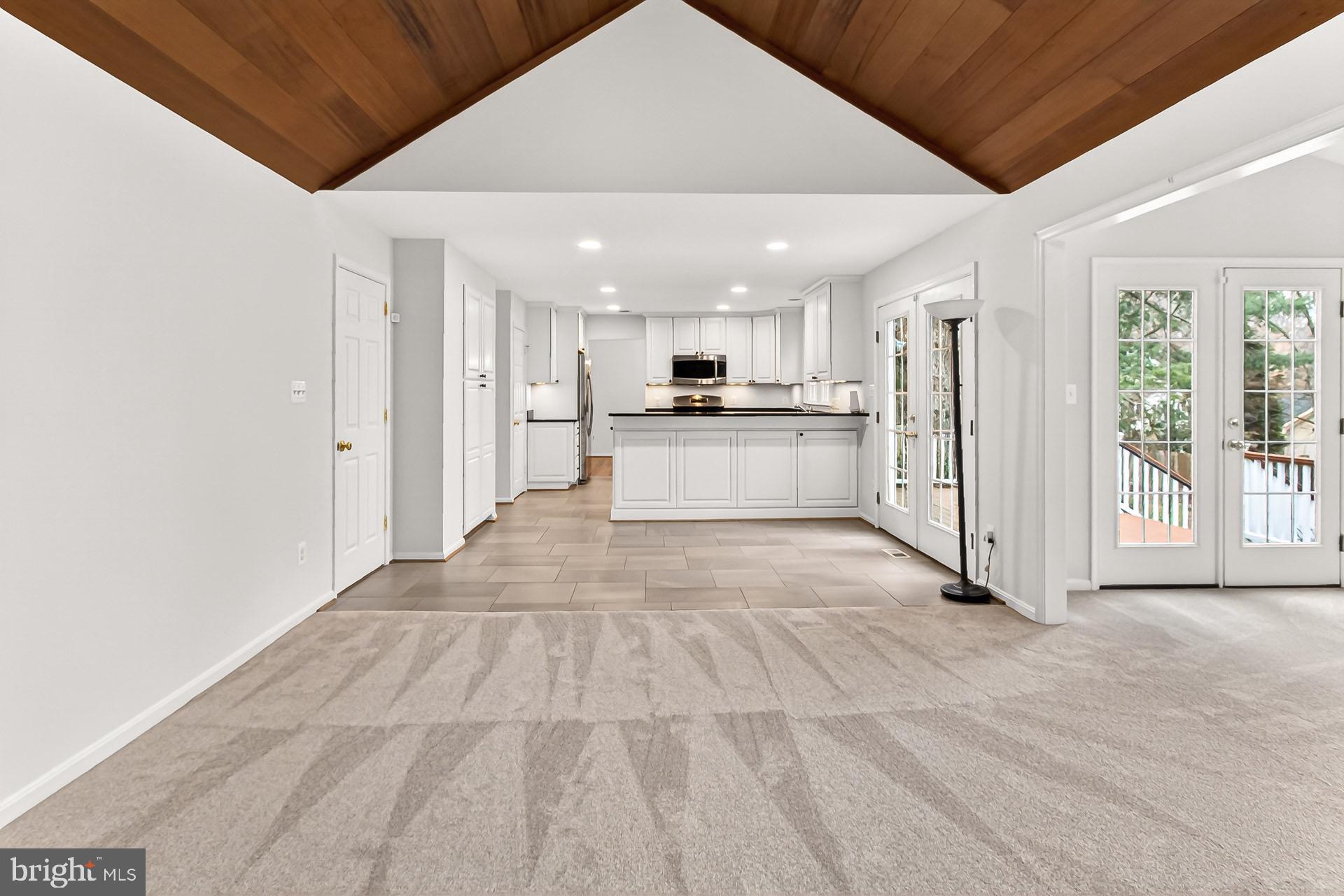 CHESTNUT HILL - Residential