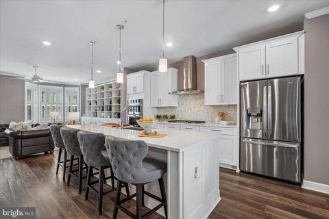 Photo of 110 Market Square NW #24, VIENNA, VA 22180 (MLS # VAFX2323424)