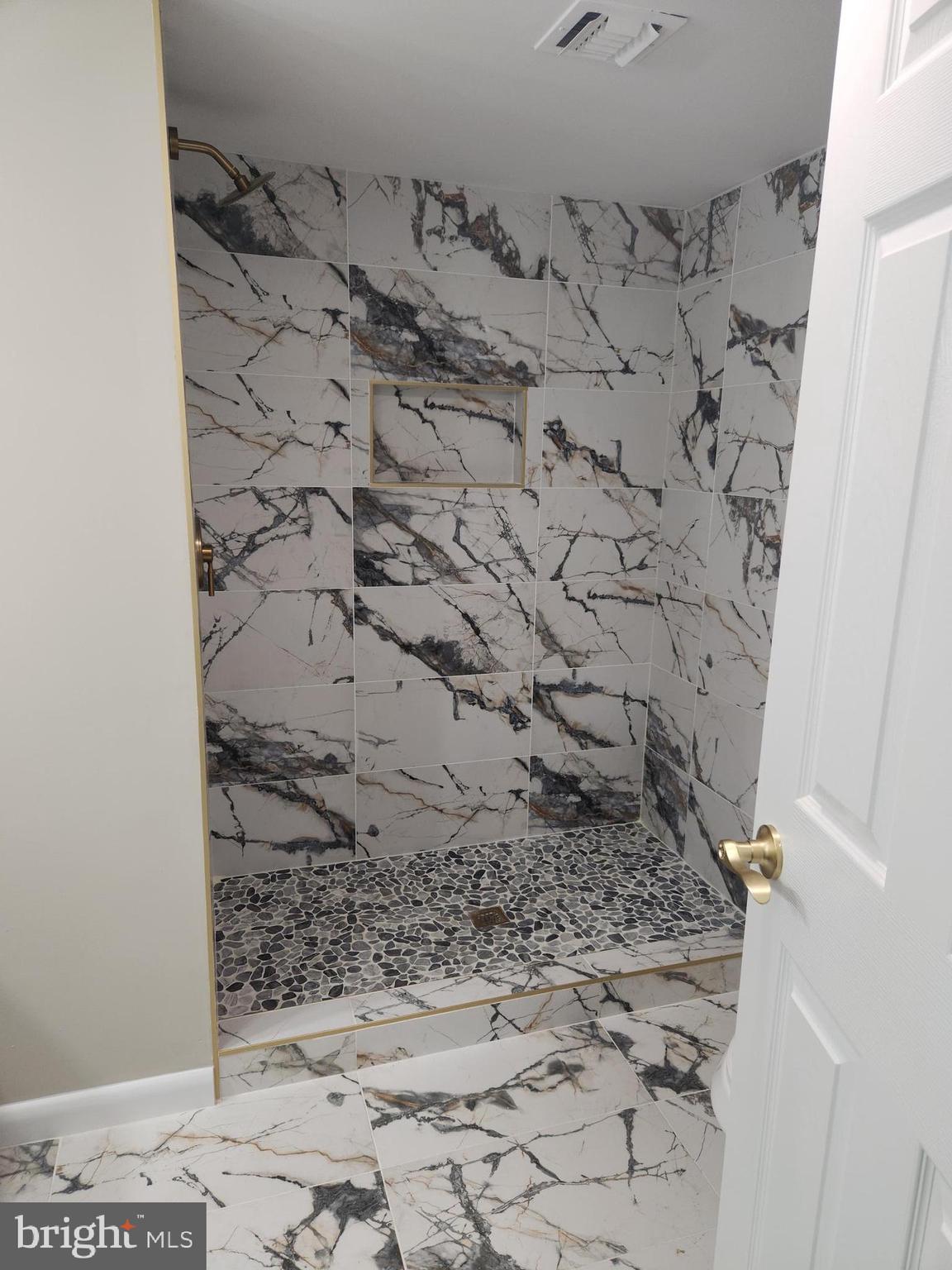 ANNEN WOODS - Residential