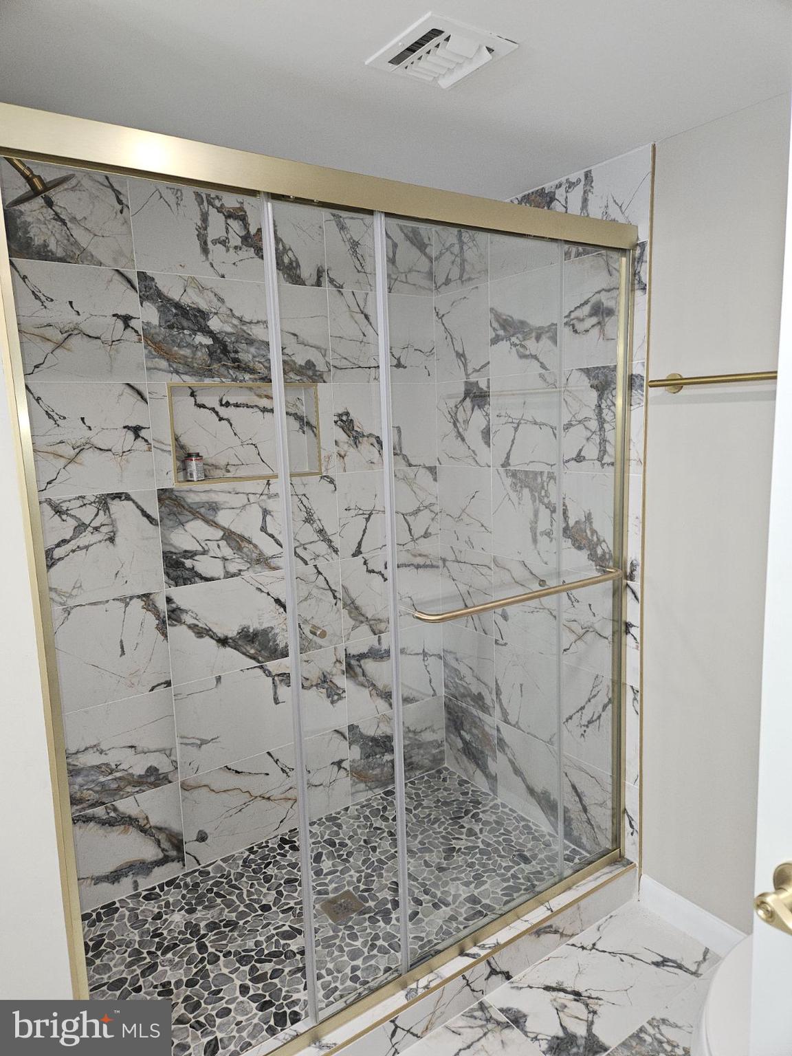 ANNEN WOODS - Residential