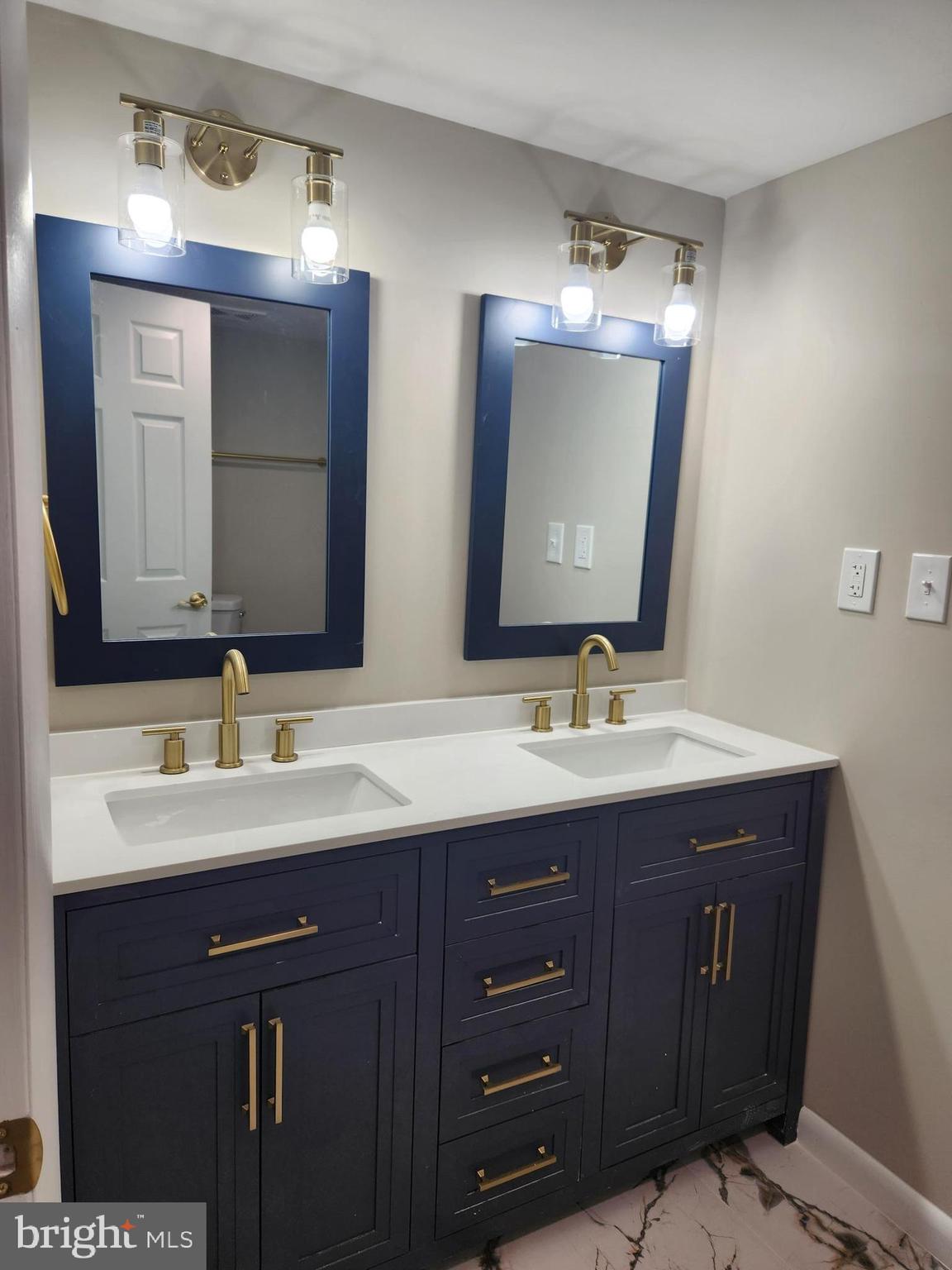 ANNEN WOODS - Residential