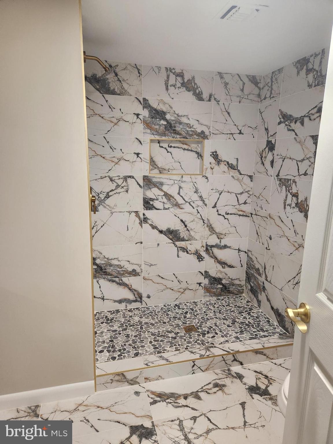 ANNEN WOODS - Residential