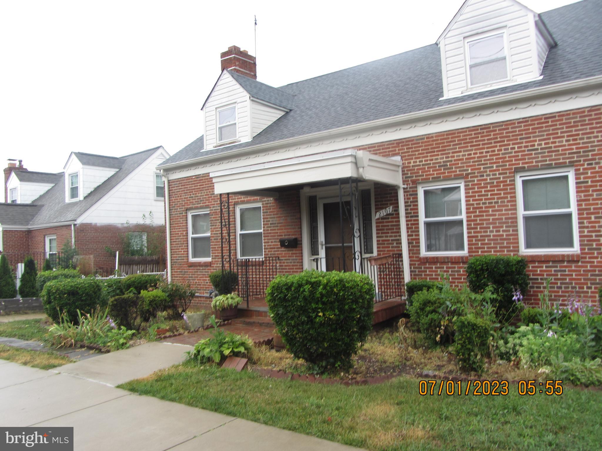 NORTH WOODRIDGE - Residential