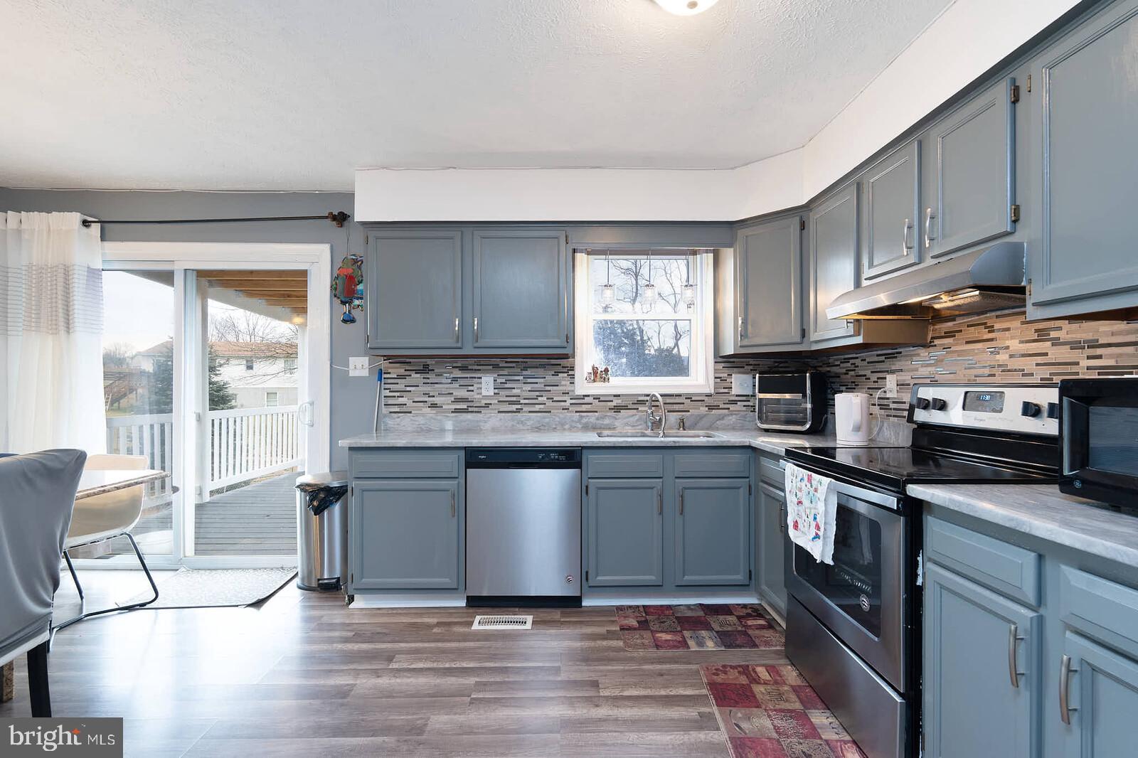 THE MEADOWS AT STRASBURG - Residential